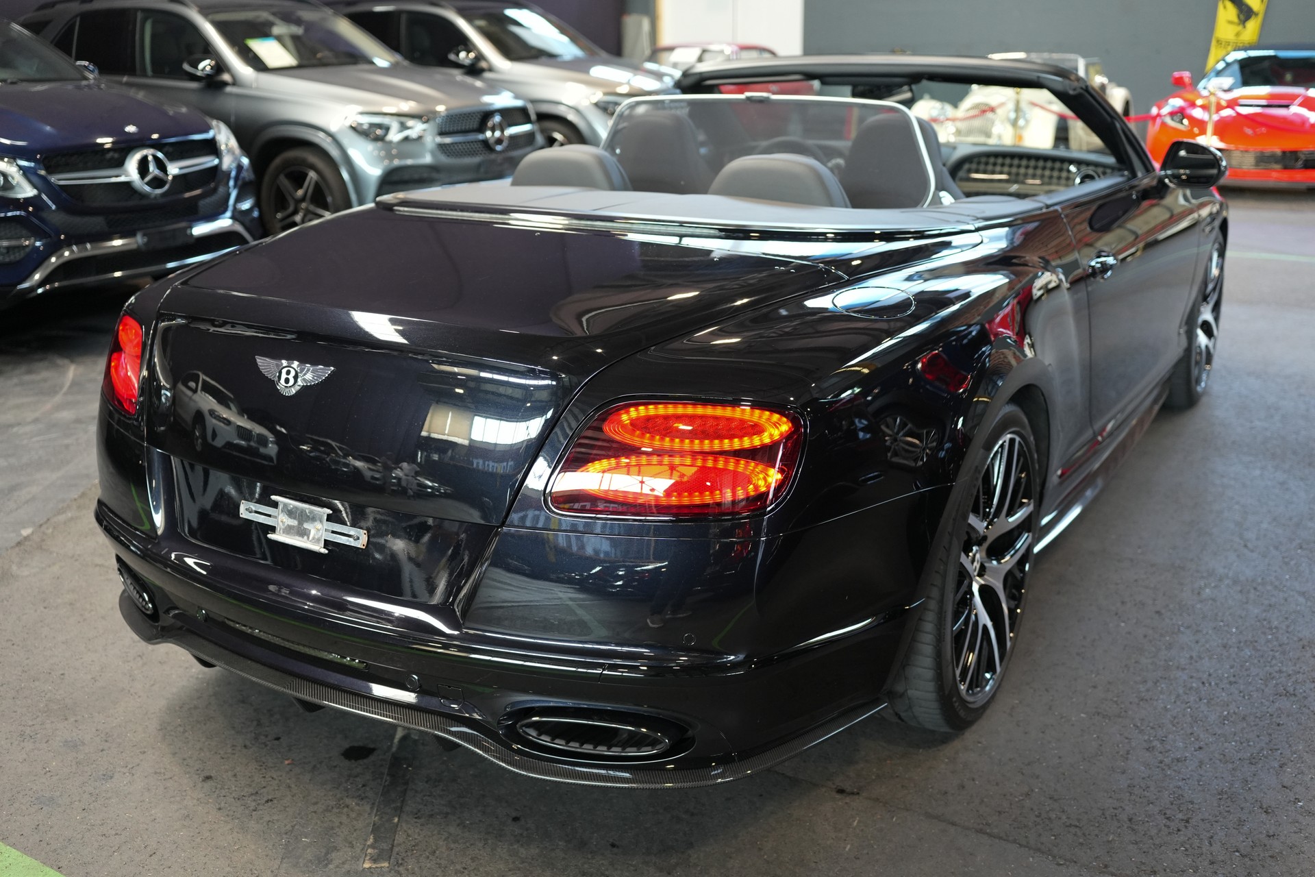 BENTLEY Continental Supersports 6.0 W12-showroom-element-3