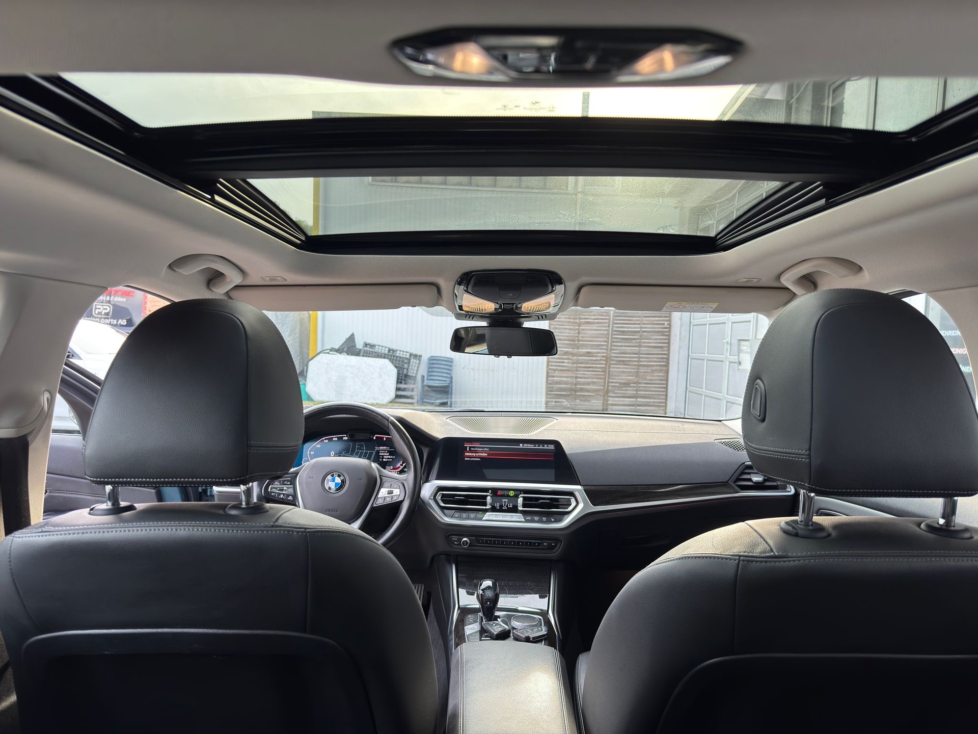 BMW 330d xDrive 48V Touring Steptronic-image-10