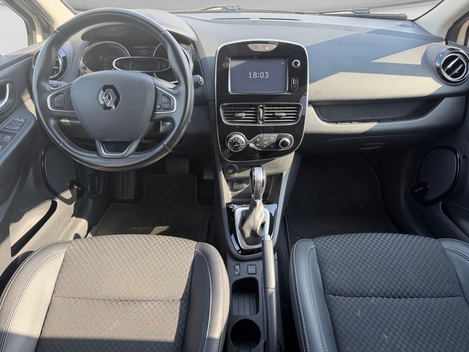 RENAULT Clio 1.2 16V T Intens EDC-image-11