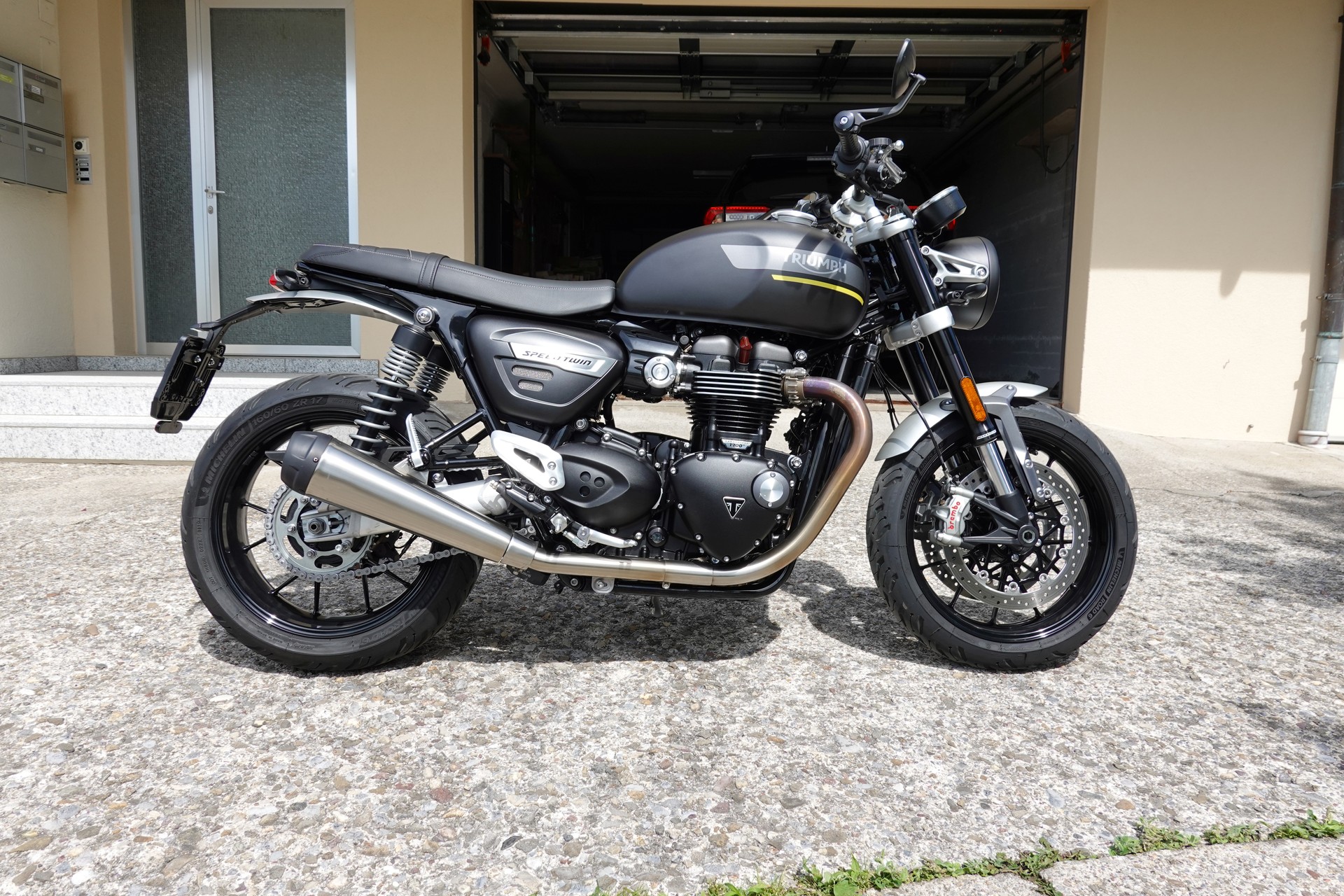 TRIUMPH Speed Twin 1200-image-5