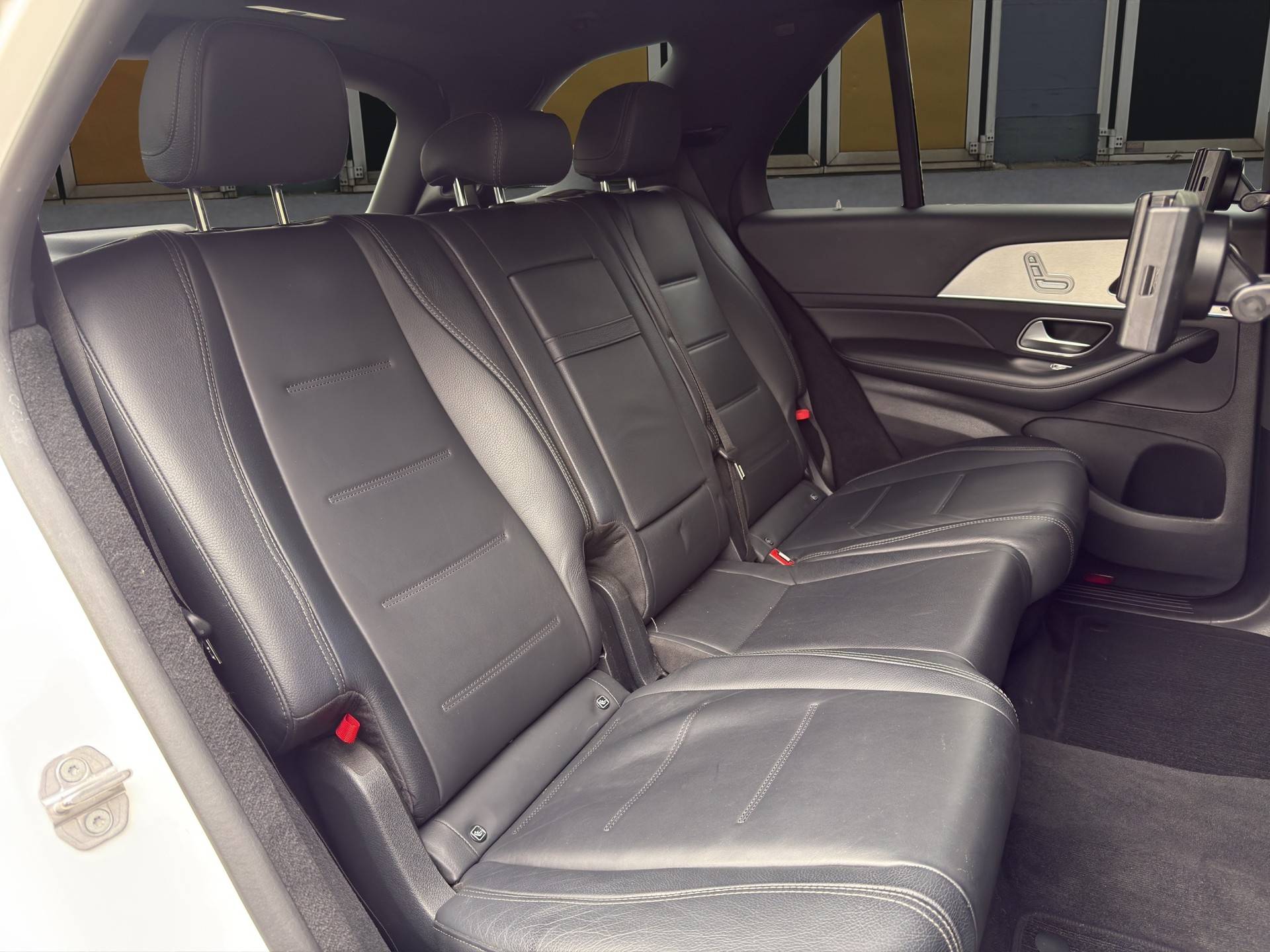 MERCEDES-BENZ GLE 300 d AMG Line 4matic-image-12