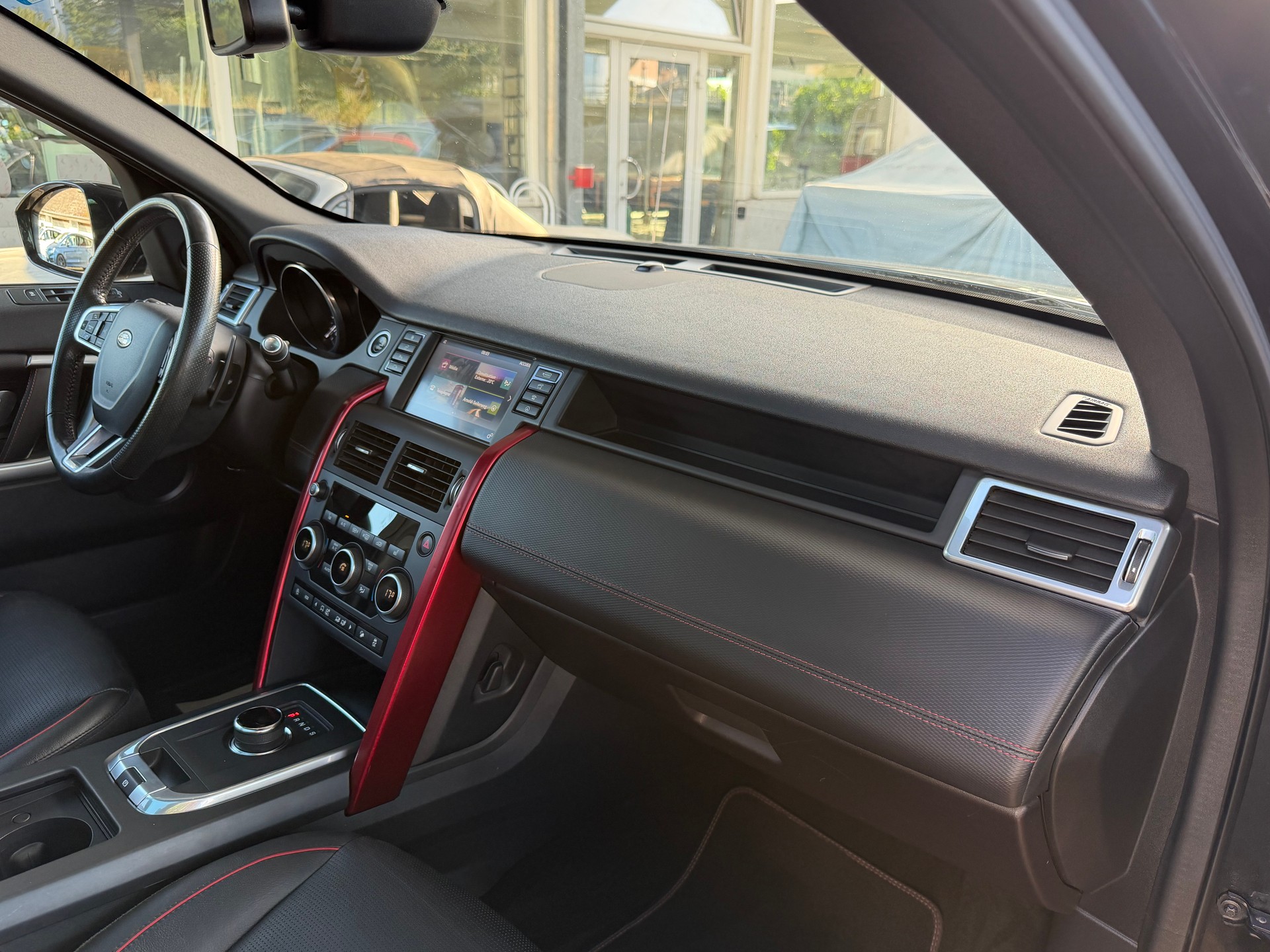 LAND ROVER Discovery Sport 2.0 SD4 Dynamic AT9-image-17