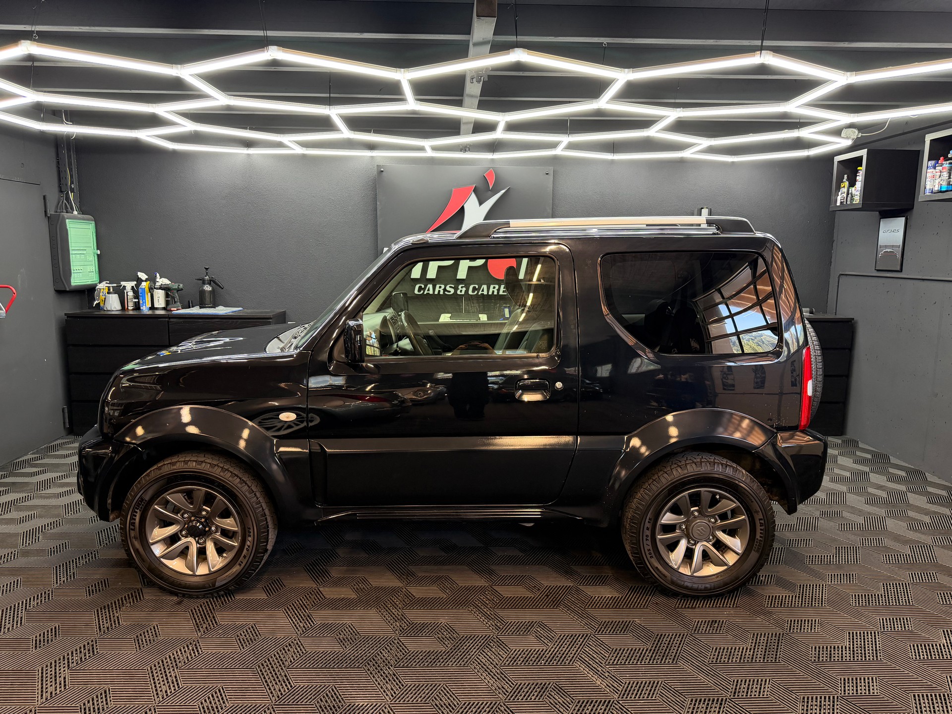 SUZUKI Jimny 1.3 16V Compact+-showroom-element-2