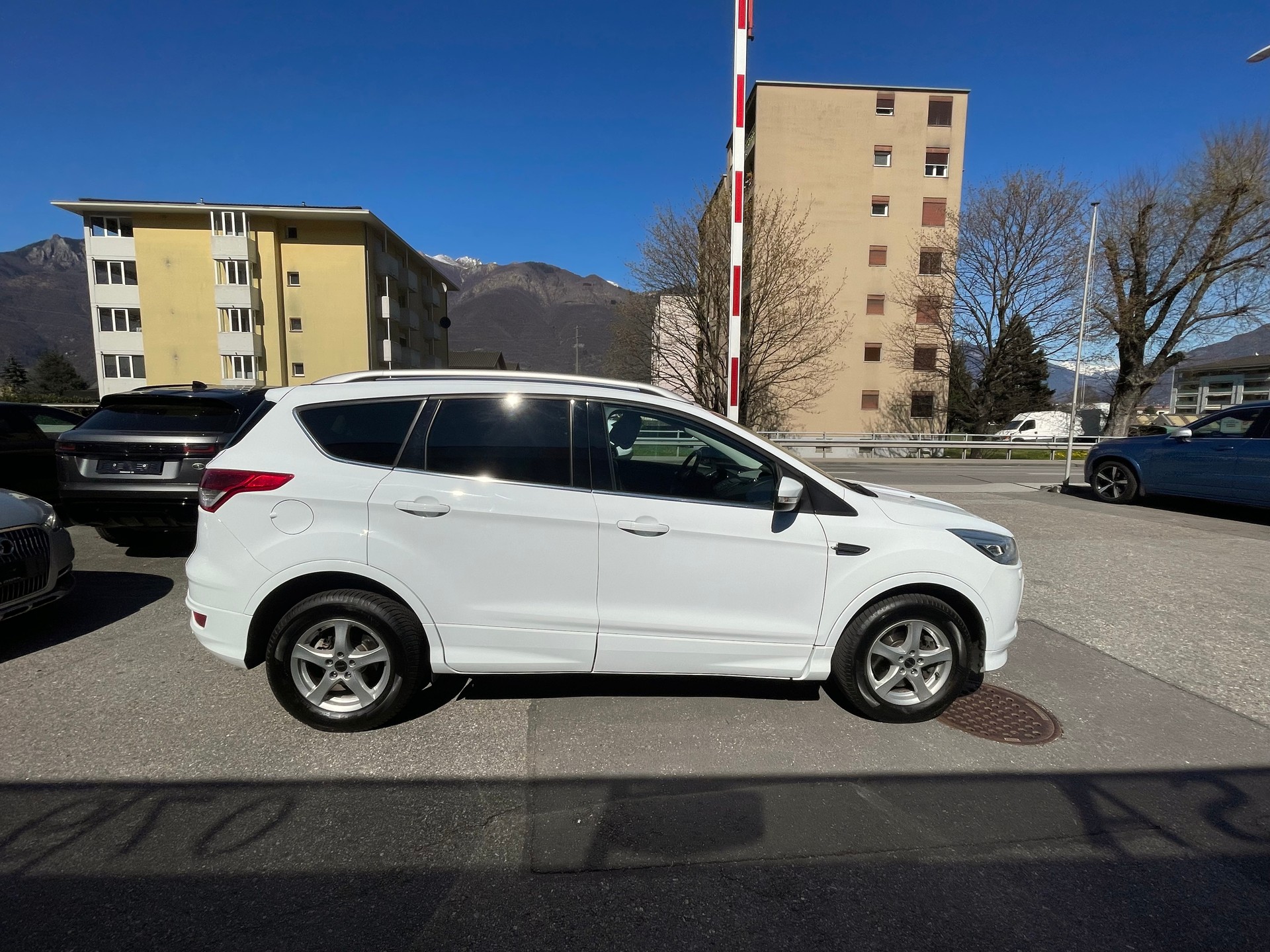 FORD Kuga 2.0 TDCi Carving 4WD PowerShift-image-9