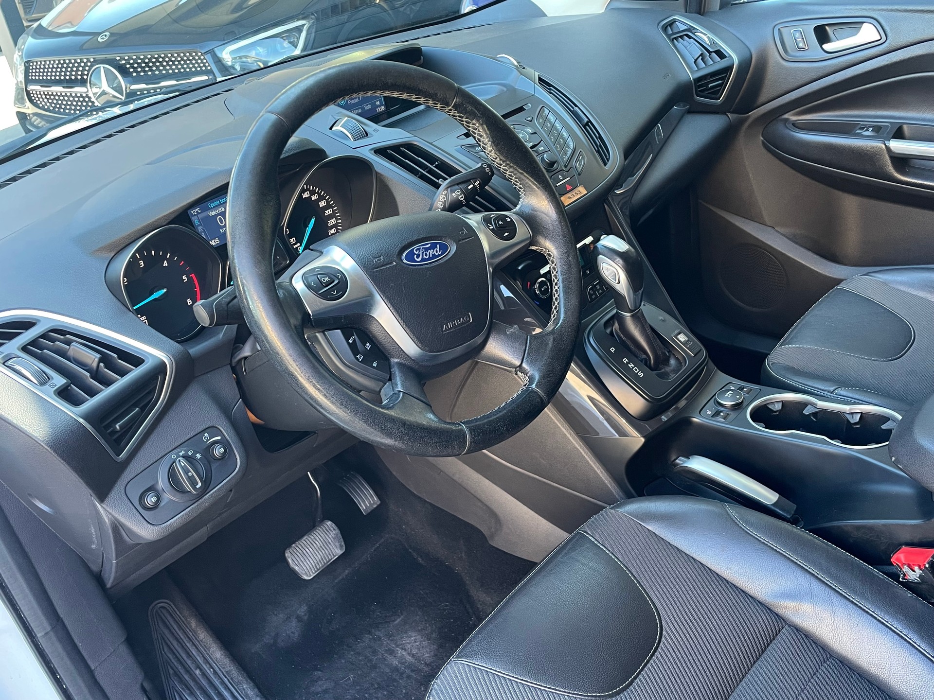 FORD Kuga 2.0 TDCi Carving 4WD PowerShift-image-1