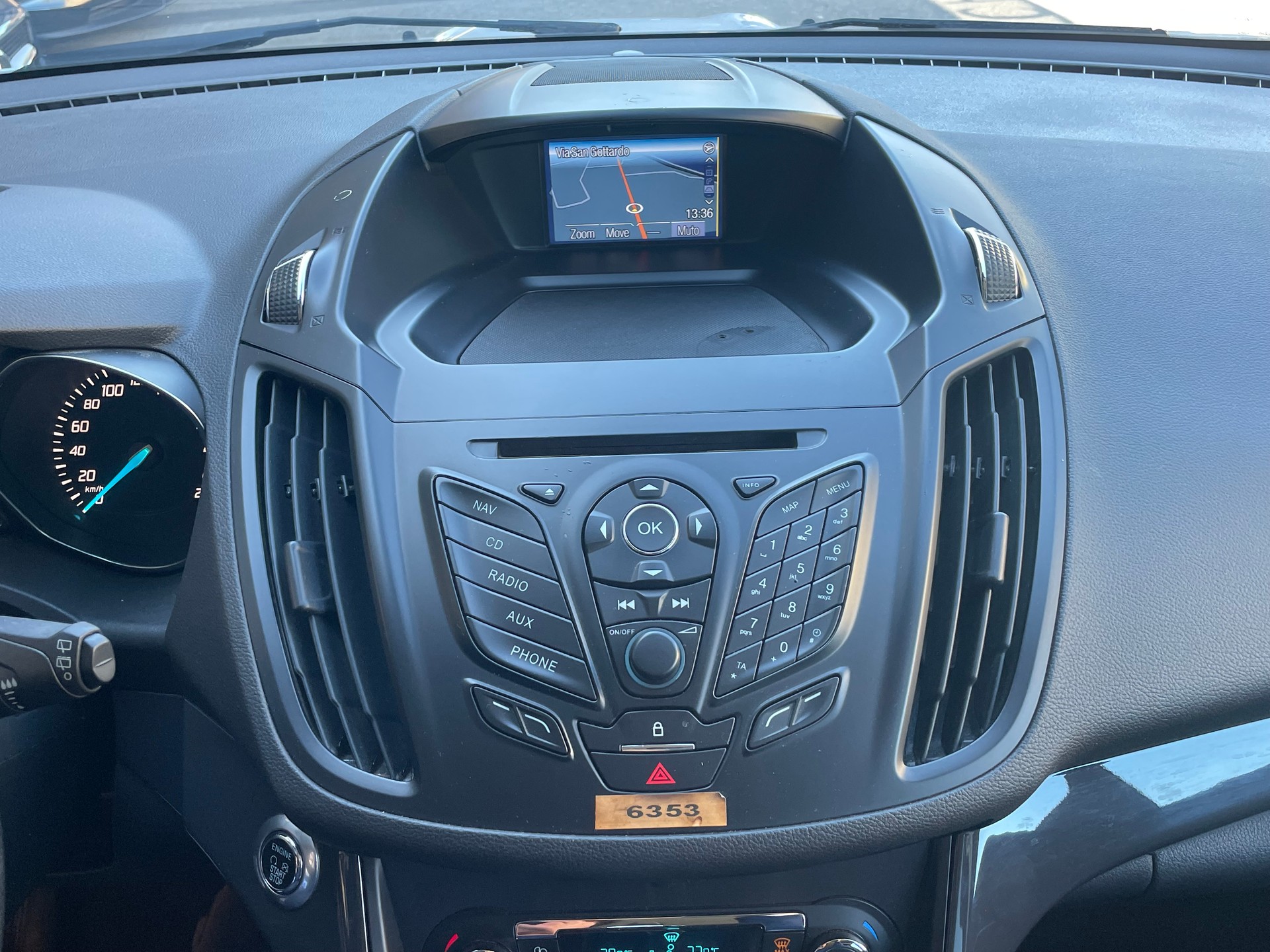 FORD Kuga 2.0 TDCi Carving 4WD PowerShift-image-2