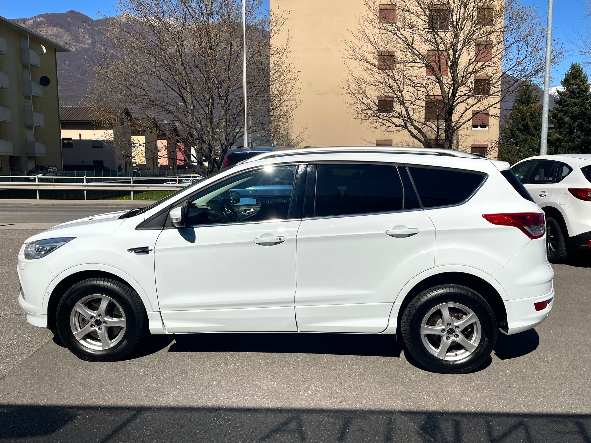 FORD Kuga 2.0 TDCi Carving 4WD PowerShift-image-5