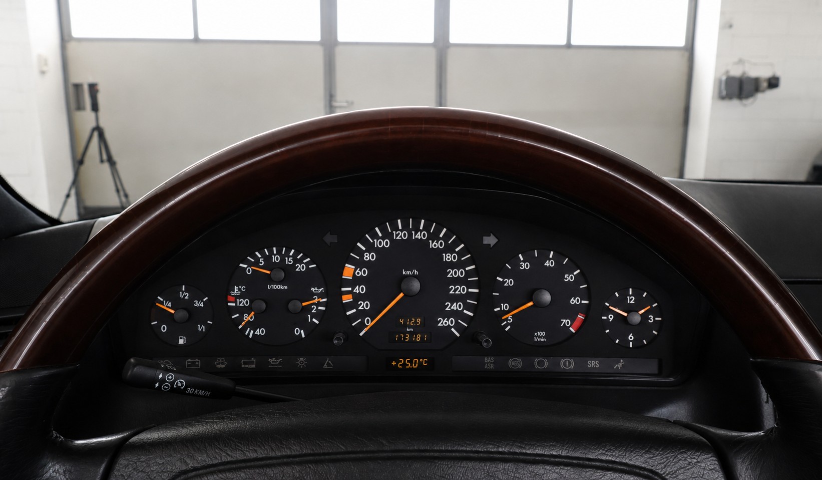 MERCEDES-BENZ SL 320-image-8