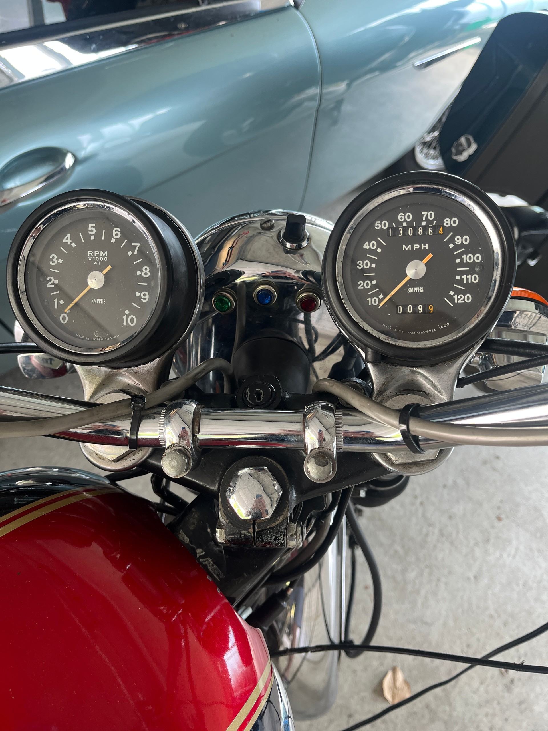 TRIUMPH T120 RV-image-2