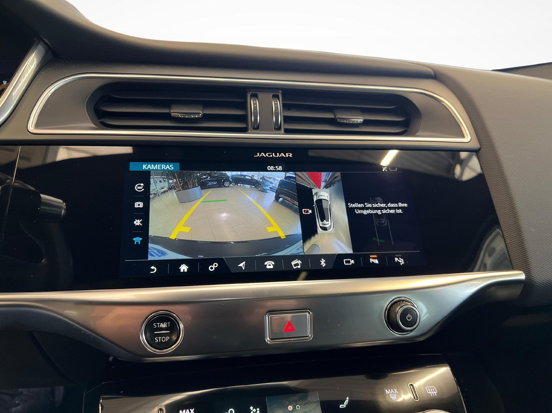 JAGUAR I-Pace EV400 SE AWD Leasing 0.99%-image-12