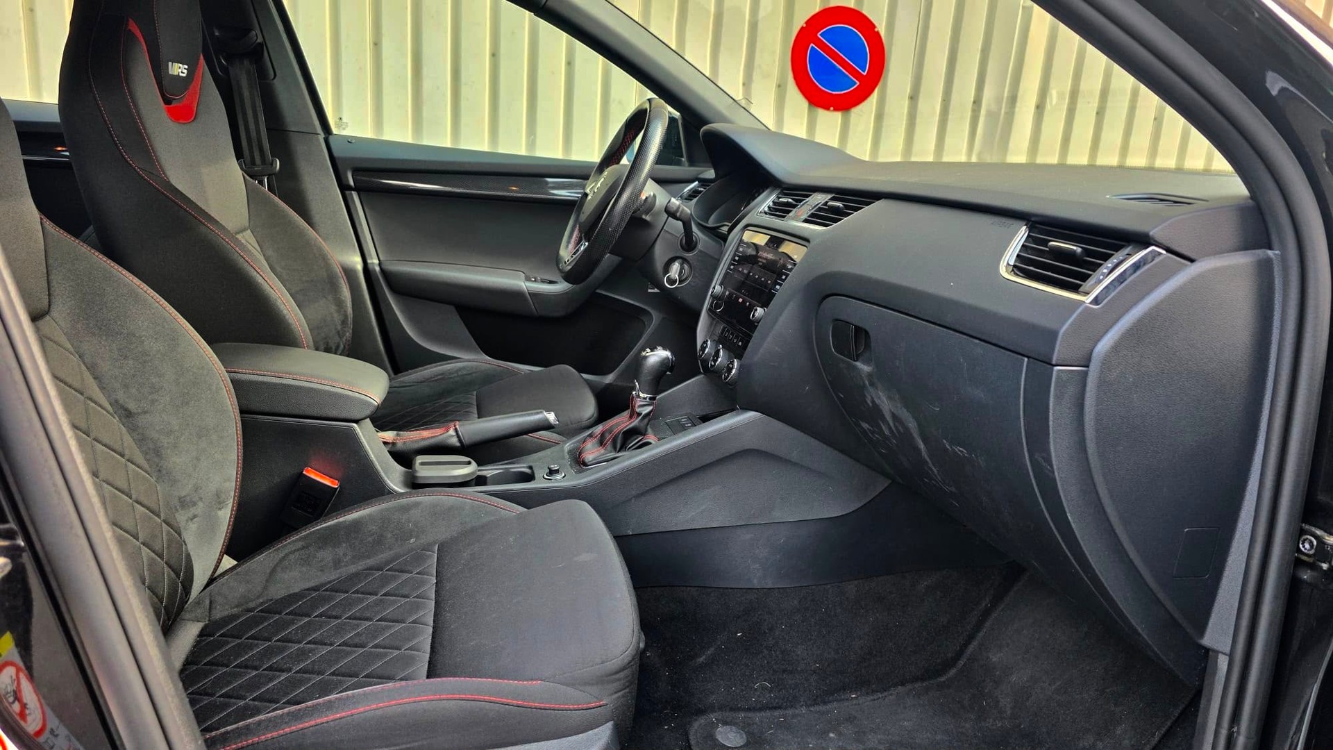 SKODA Octavia Combi 2.0 TDI RS 4x4 DSG-image-6