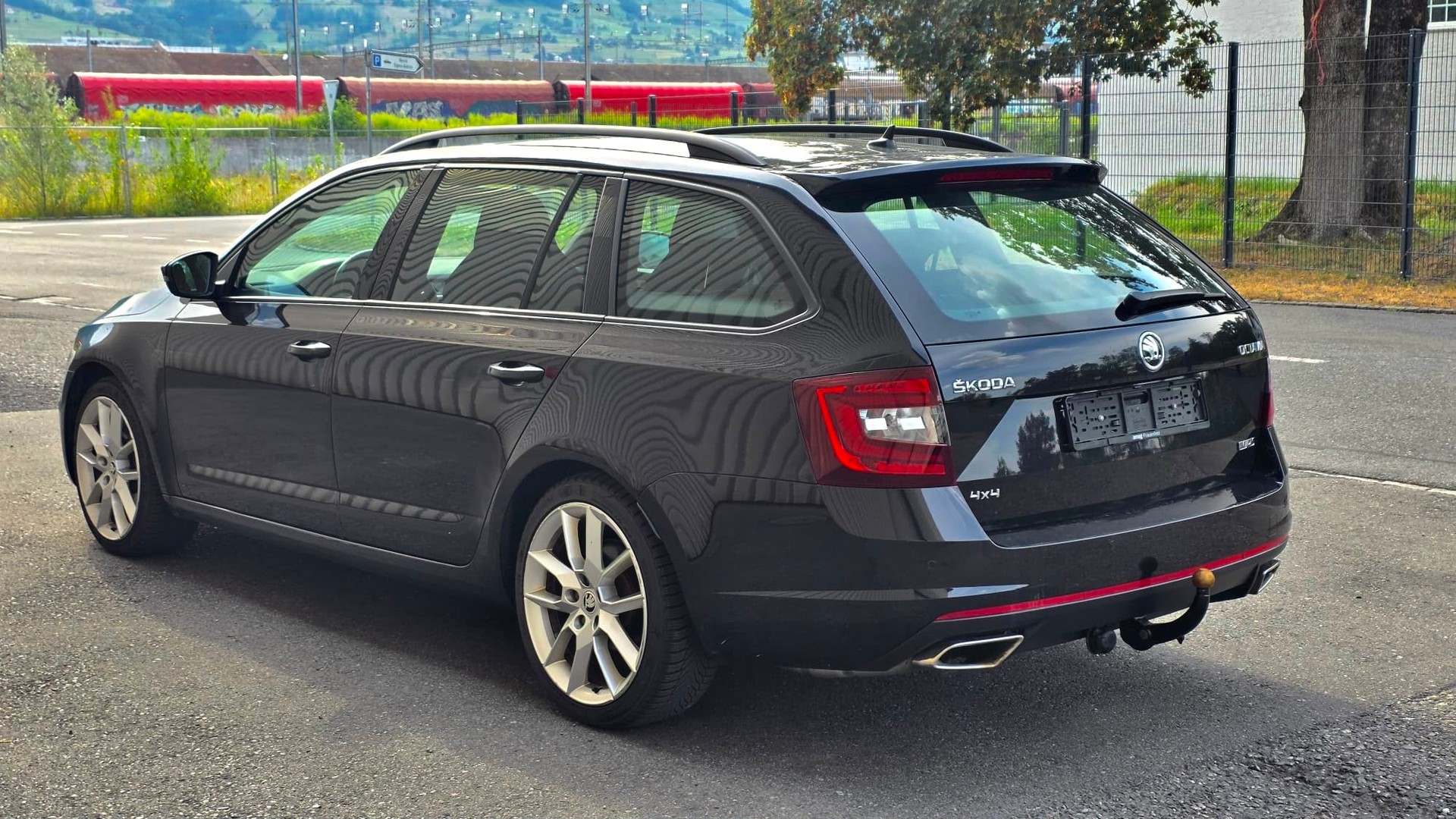 SKODA Octavia Combi 2.0 TDI RS 4x4 DSG-image-2
