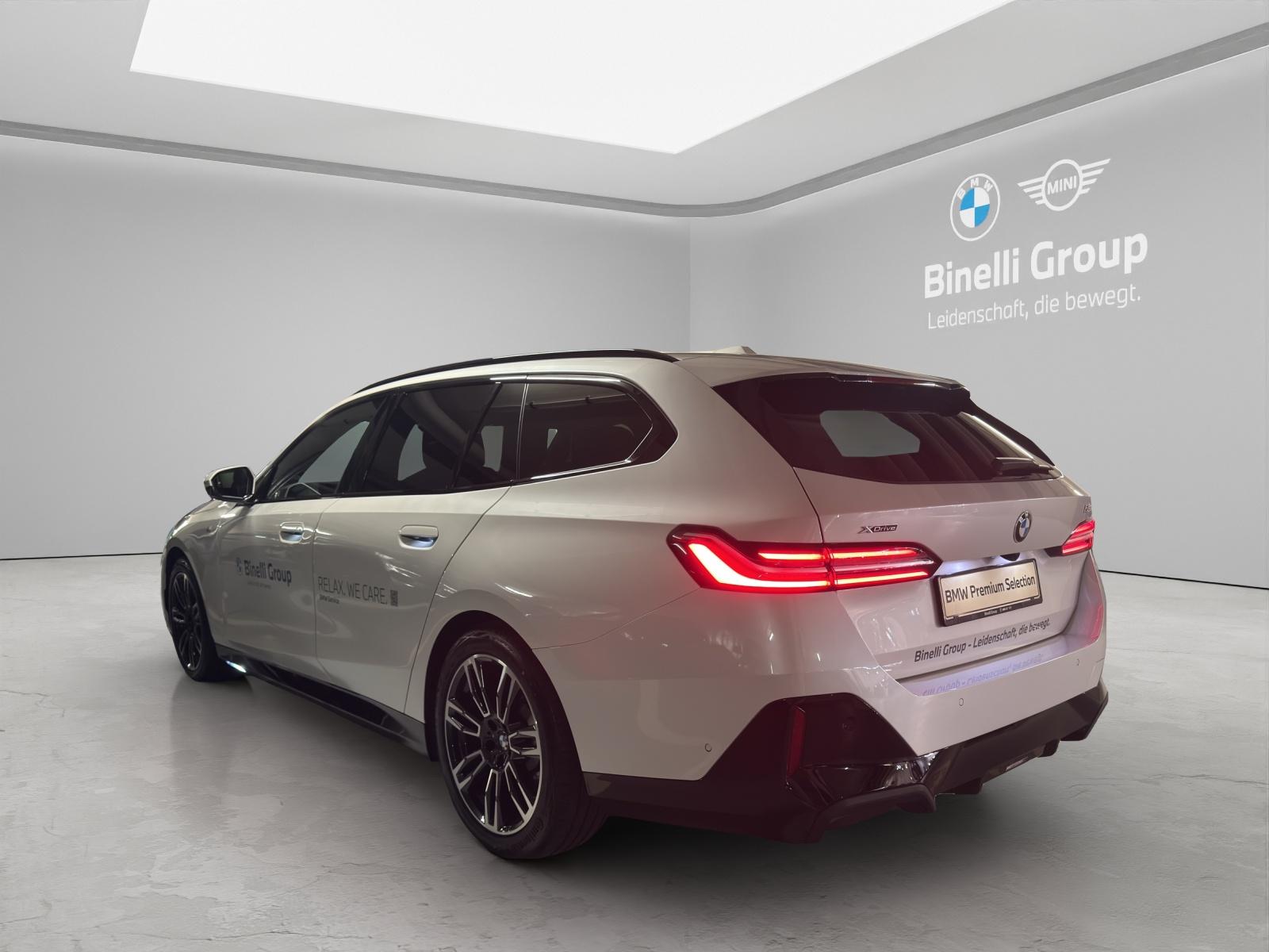 BMW 520d xDrive Touring-showroom-element-2