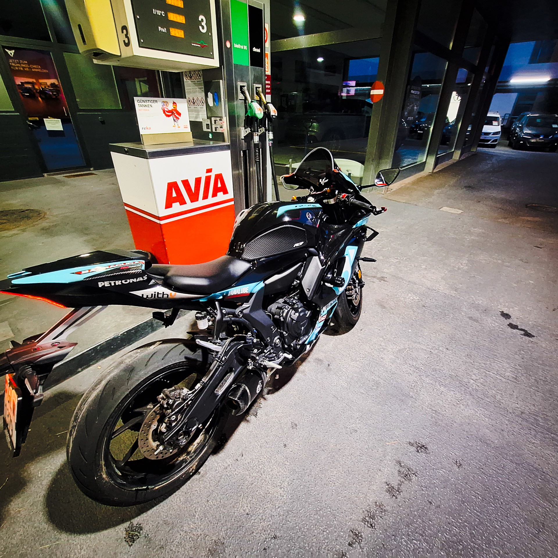 YAMAHA YZF-R7-image-5