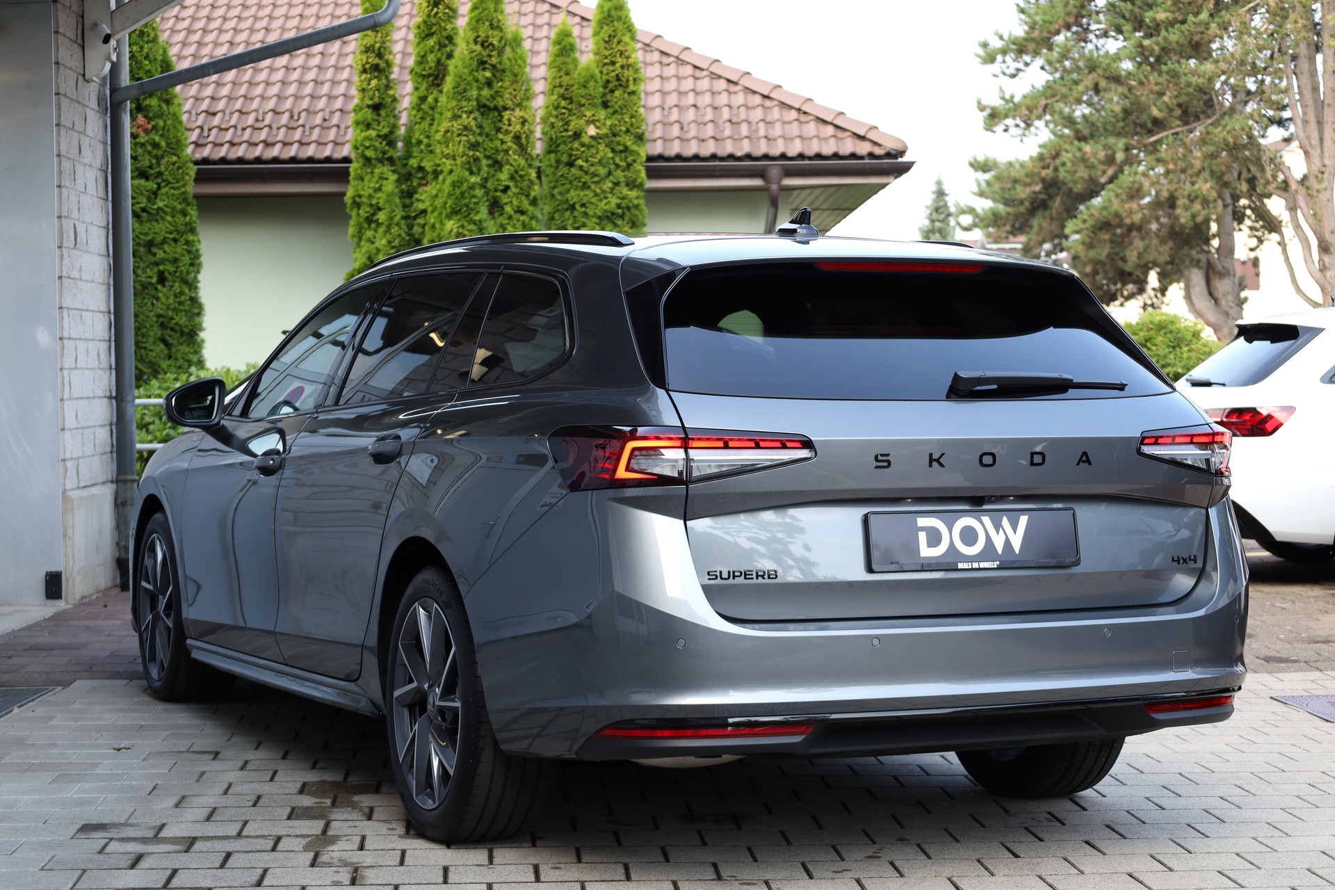 SKODA Superb Combi 2.0 TDi Sportline 4x4 DSG-showroom-element-3