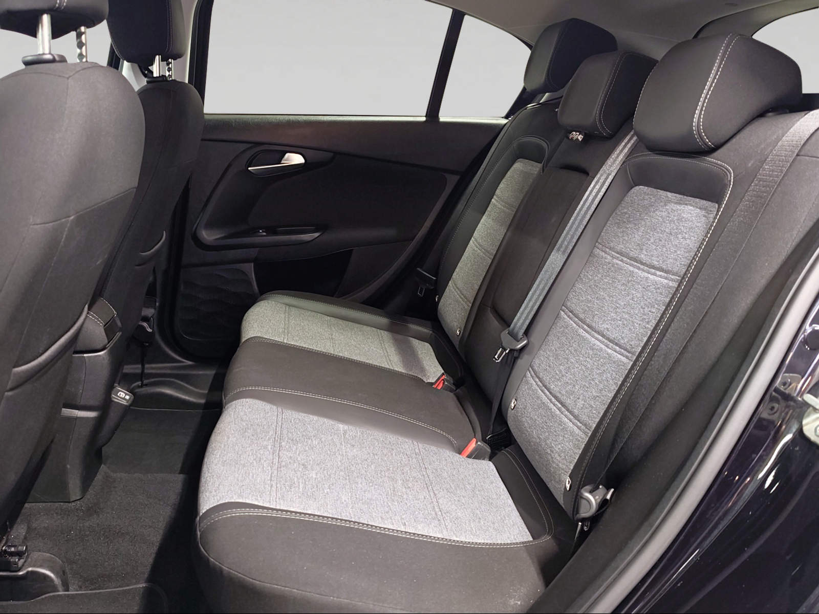 FIAT Tipo Hybrid 1.5 Cross-image-8