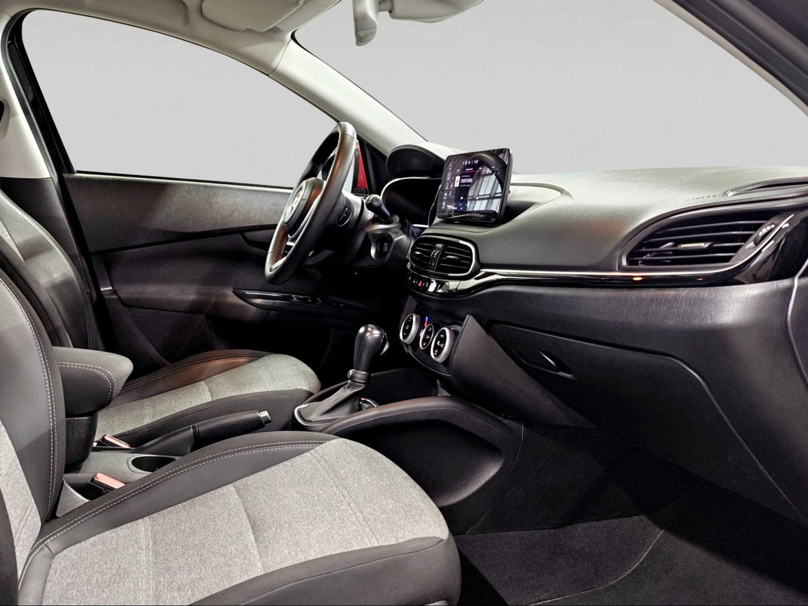 FIAT Tipo Hybrid 1.5 Cross-image-7