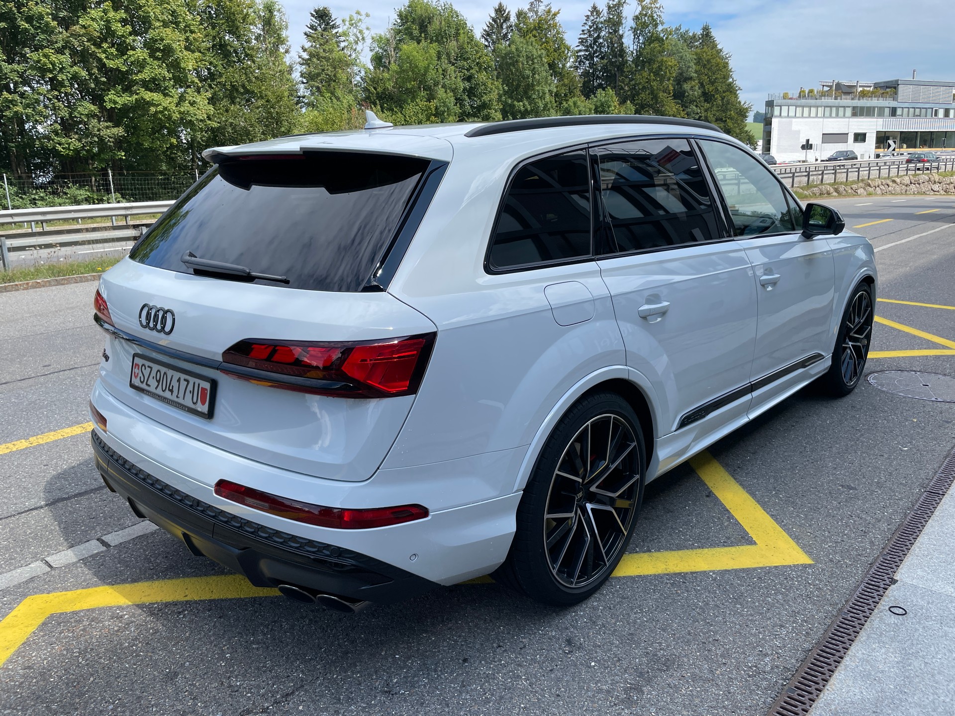 AUDI SQ7 TFSI quattro tiptronic-image-5