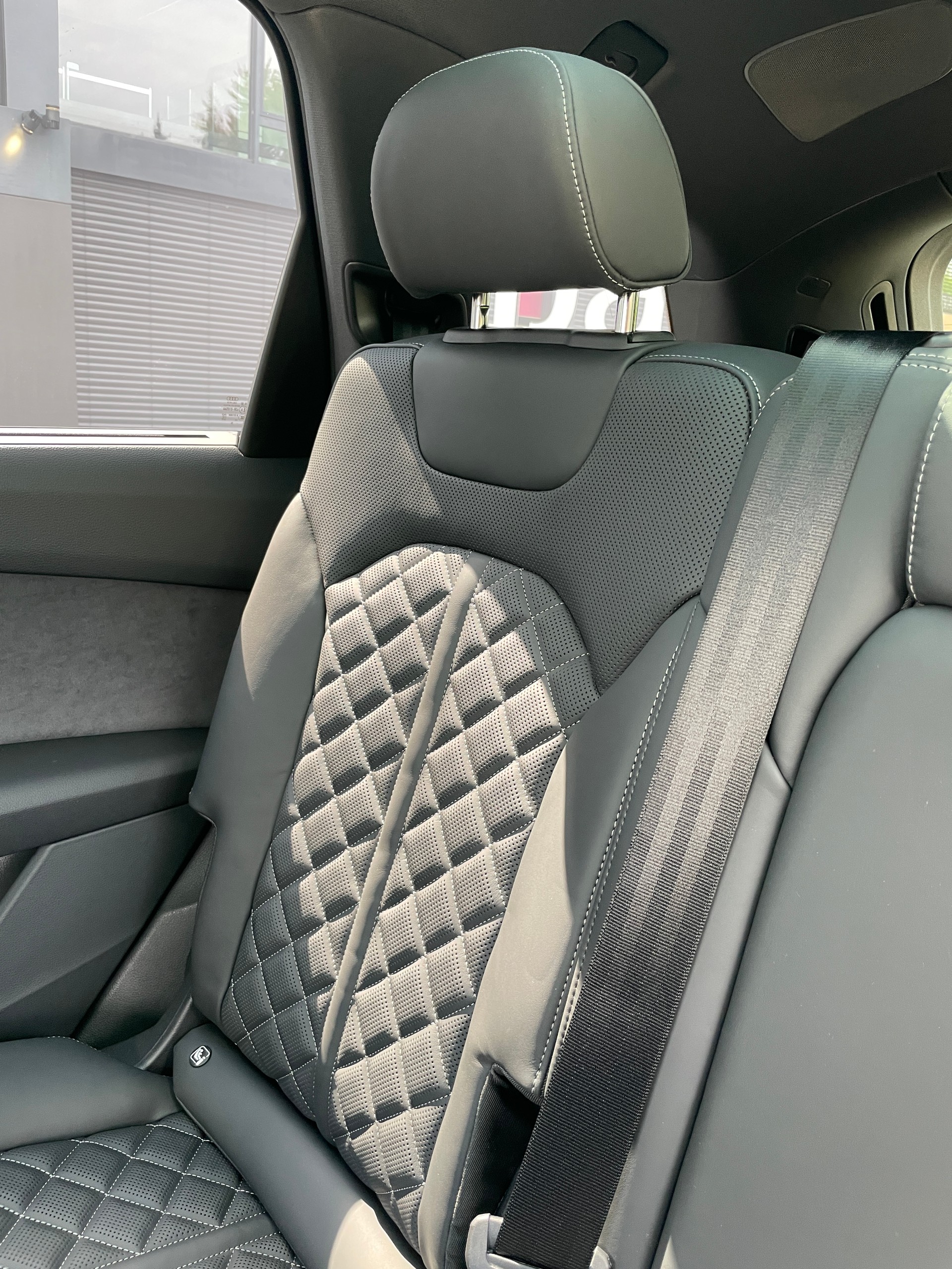 AUDI SQ7 TFSI quattro tiptronic-image-20