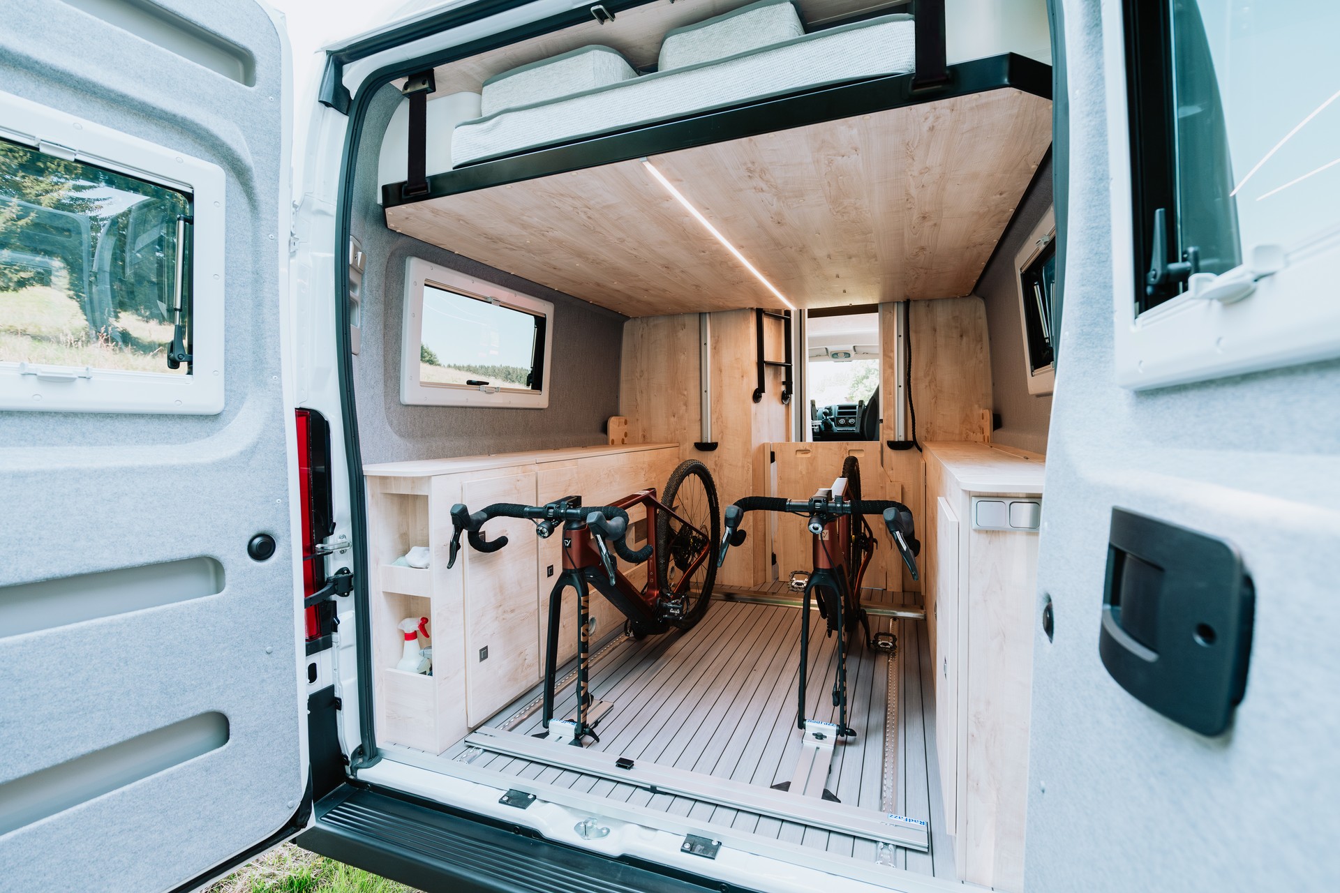 CLEVER VANS Runner Active 636 Citroen 180PS AT8