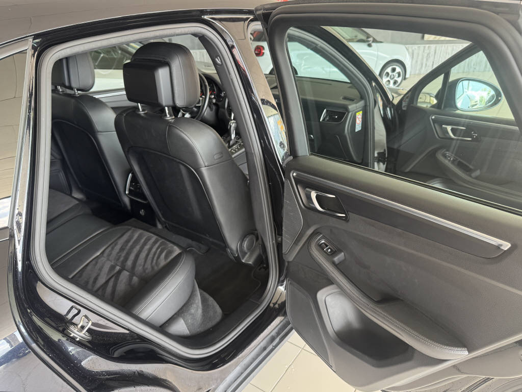 PORSCHE Macan 2.0-image-19