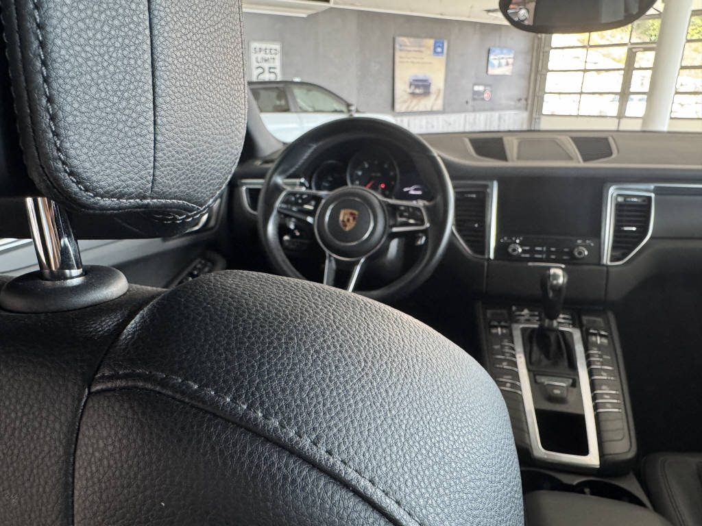 PORSCHE Macan 2.0-image-12