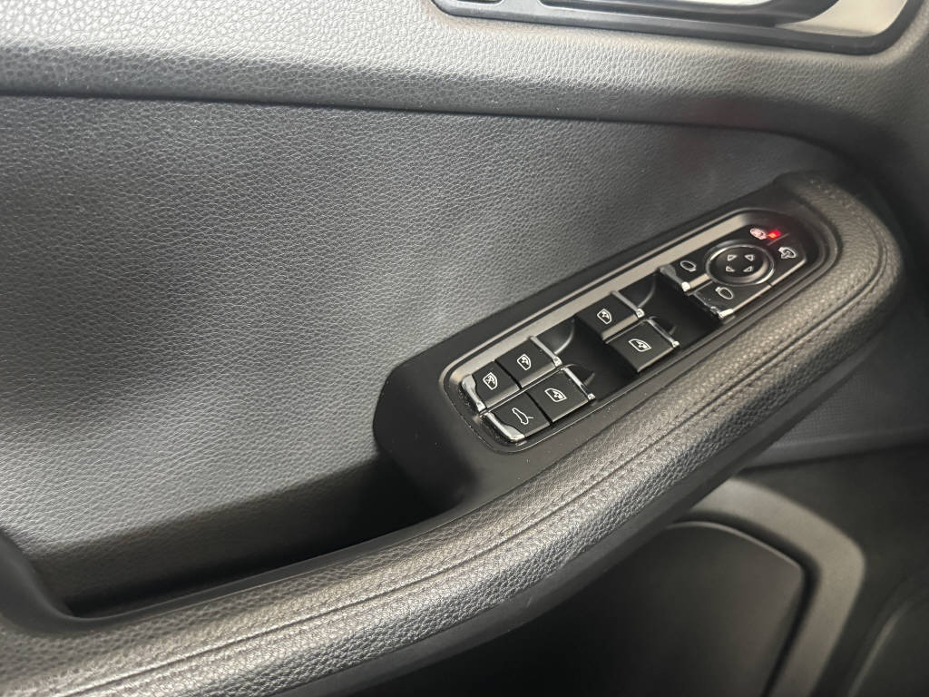 PORSCHE Macan 2.0-image-20