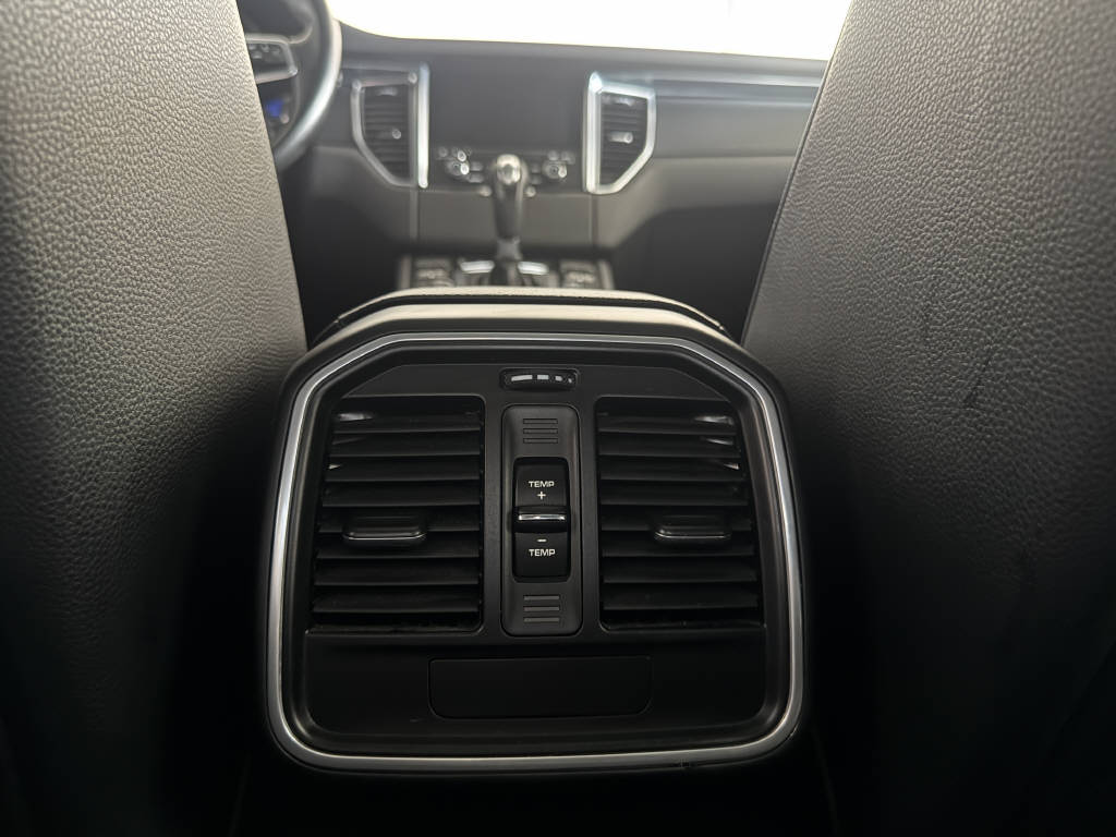 PORSCHE Macan 2.0-image-25