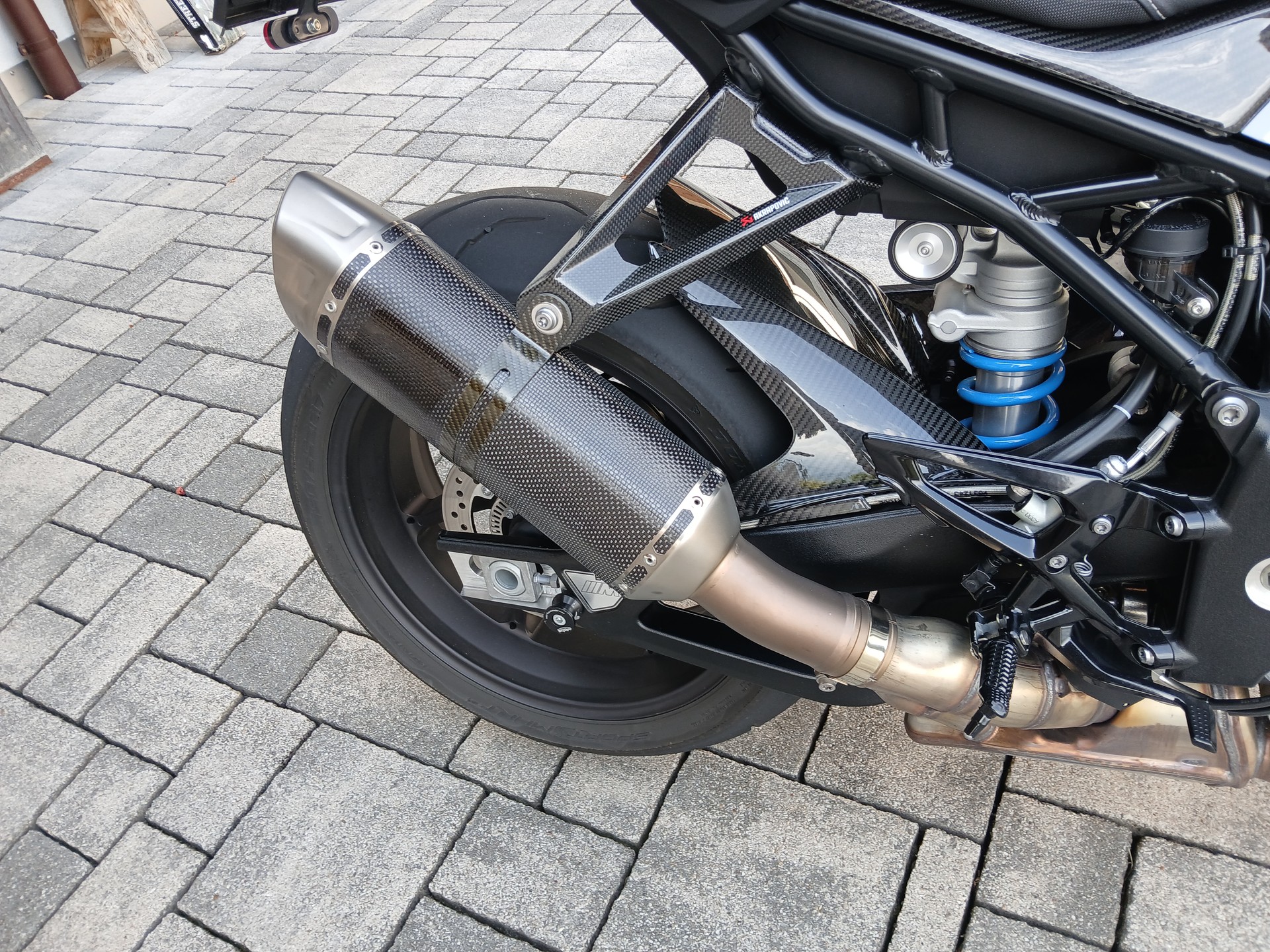BMW M 1000 R-image-3