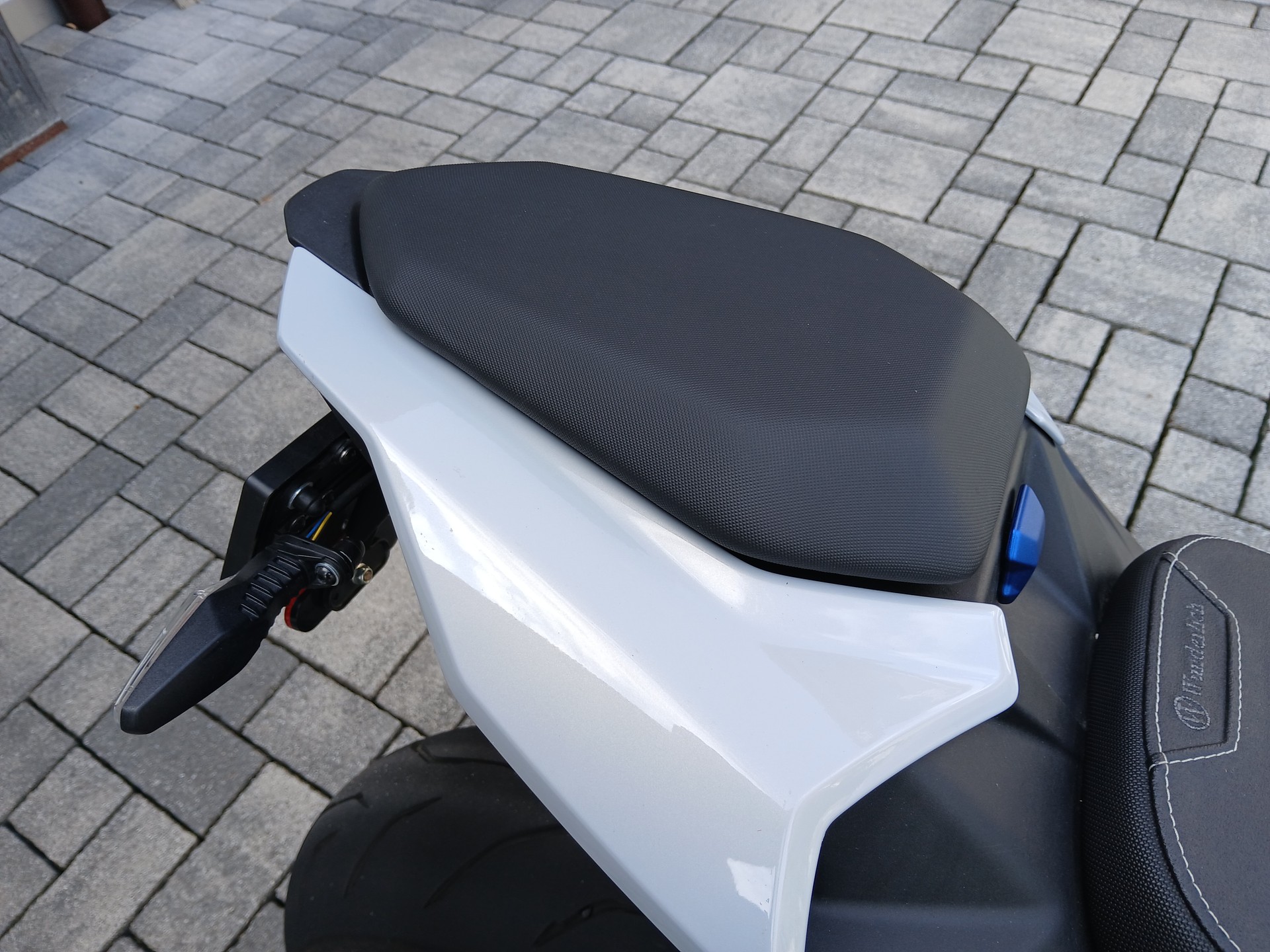 BMW M 1000 R-image-6
