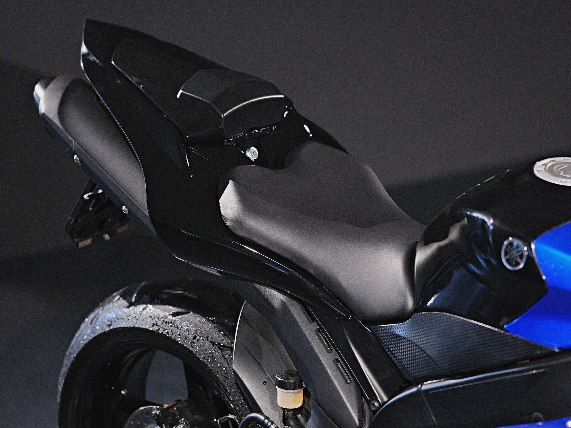 YAMAHA YZF-R1-image-10