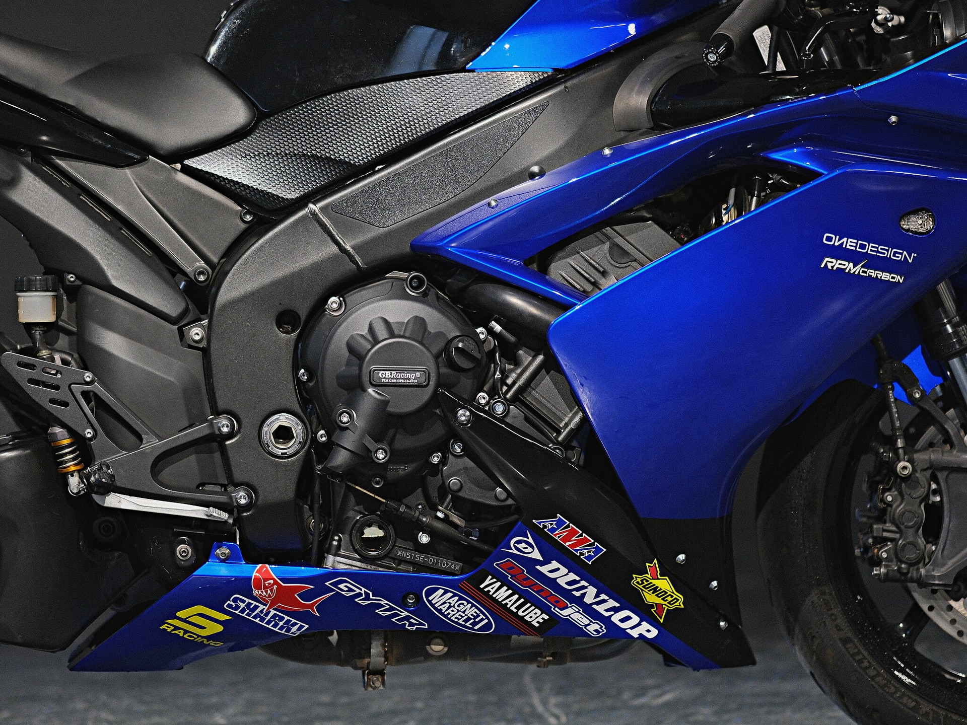 YAMAHA YZF-R1-image-13