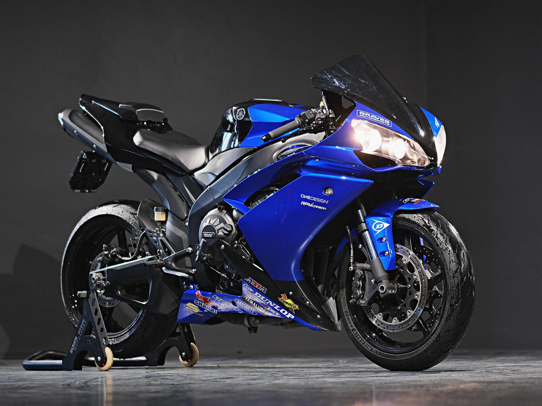 YAMAHA YZF-R1