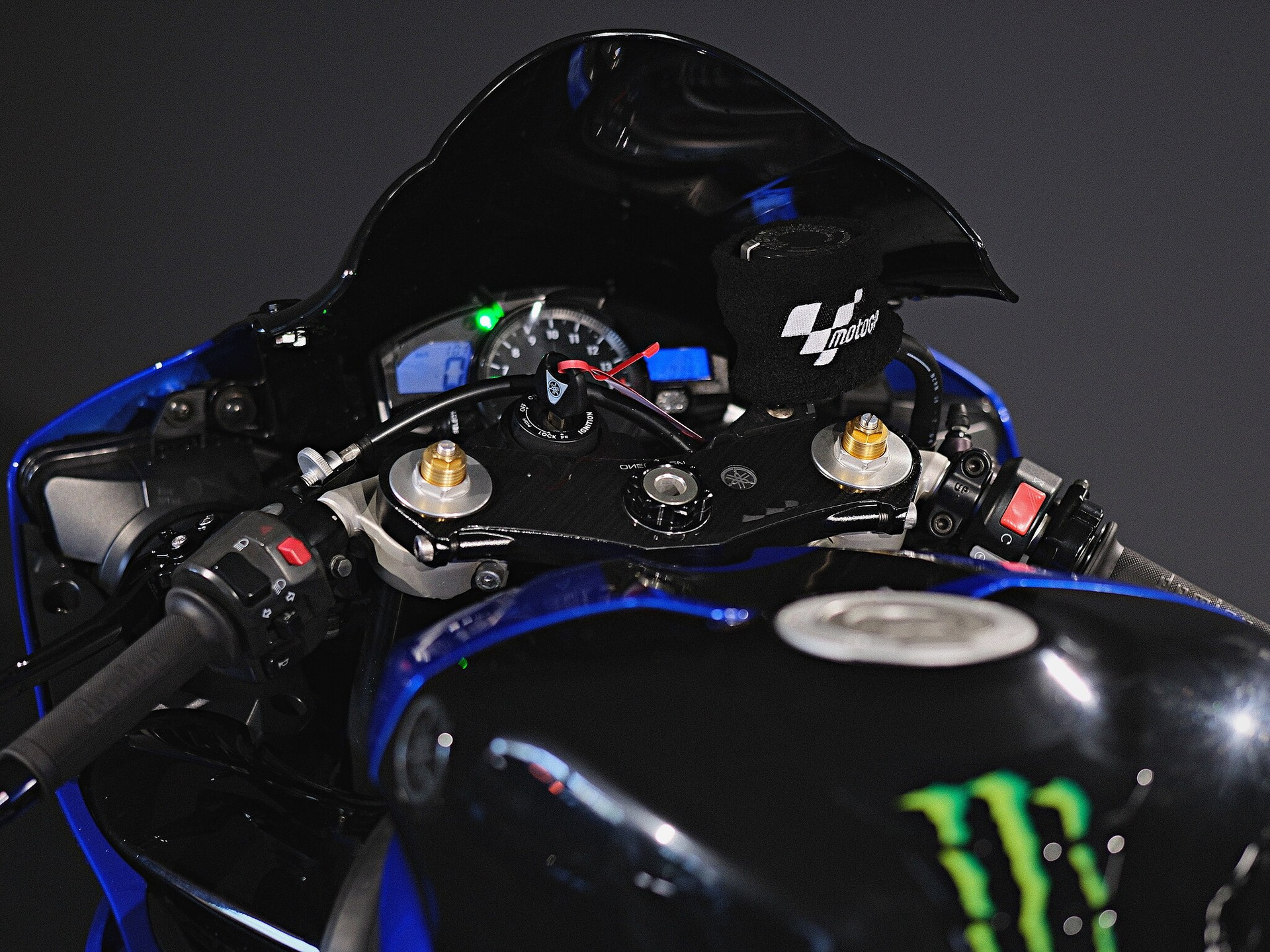 YAMAHA YZF-R1-image-6
