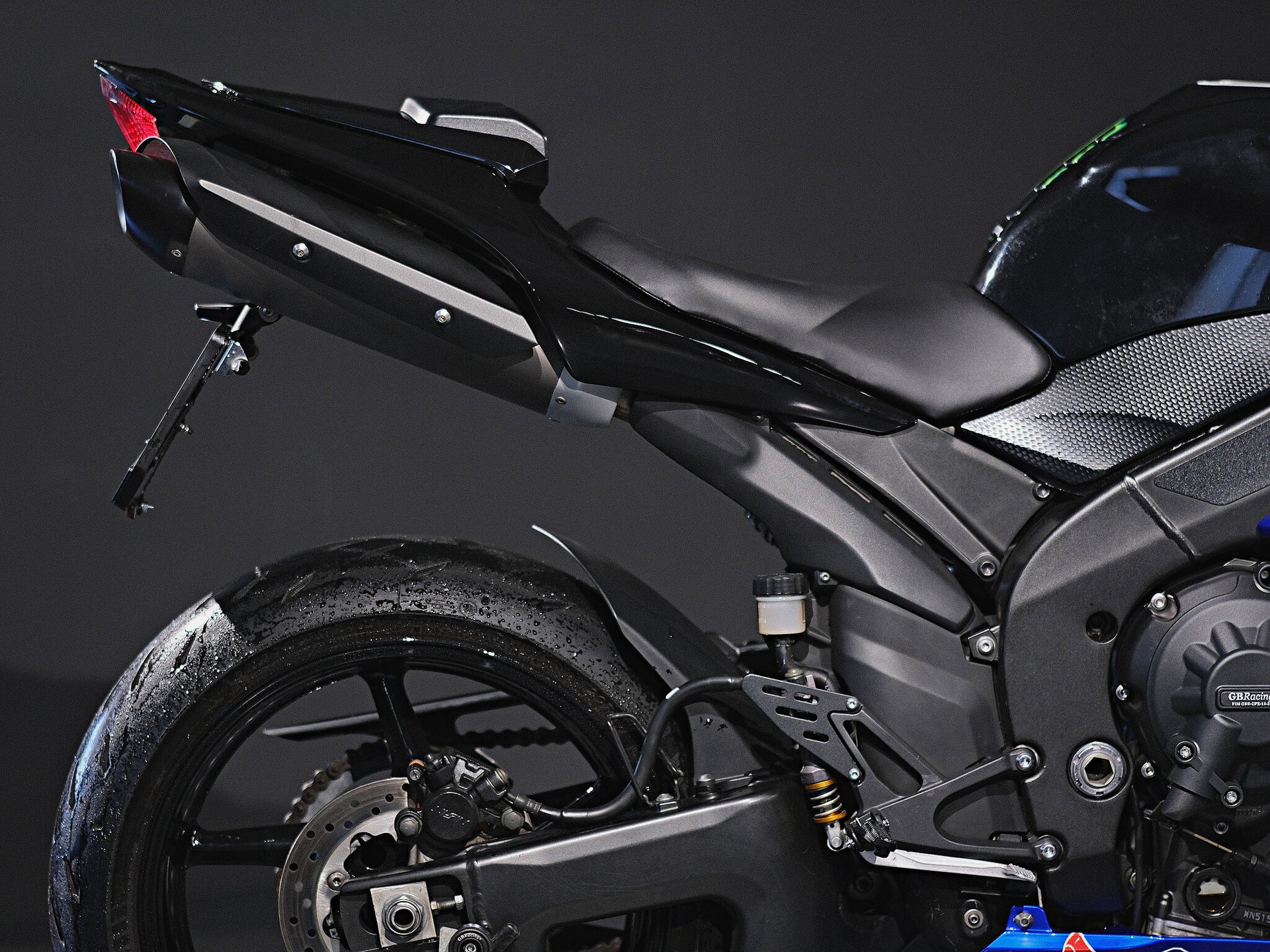 YAMAHA YZF-R1-image-12