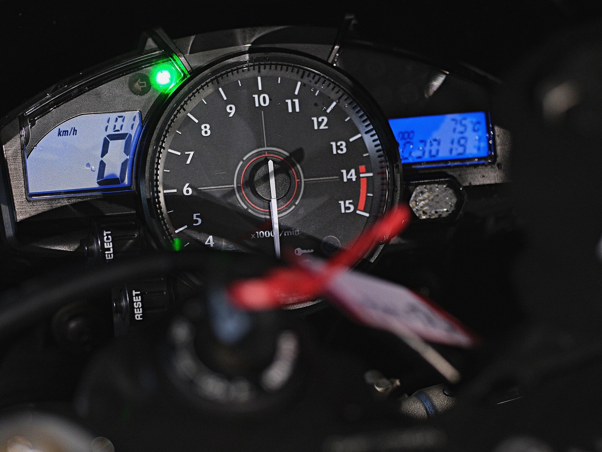 YAMAHA YZF-R1-image-15
