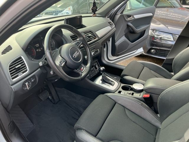 AUDI Q3 2.0 TDI design quattro S-tronic-image-8