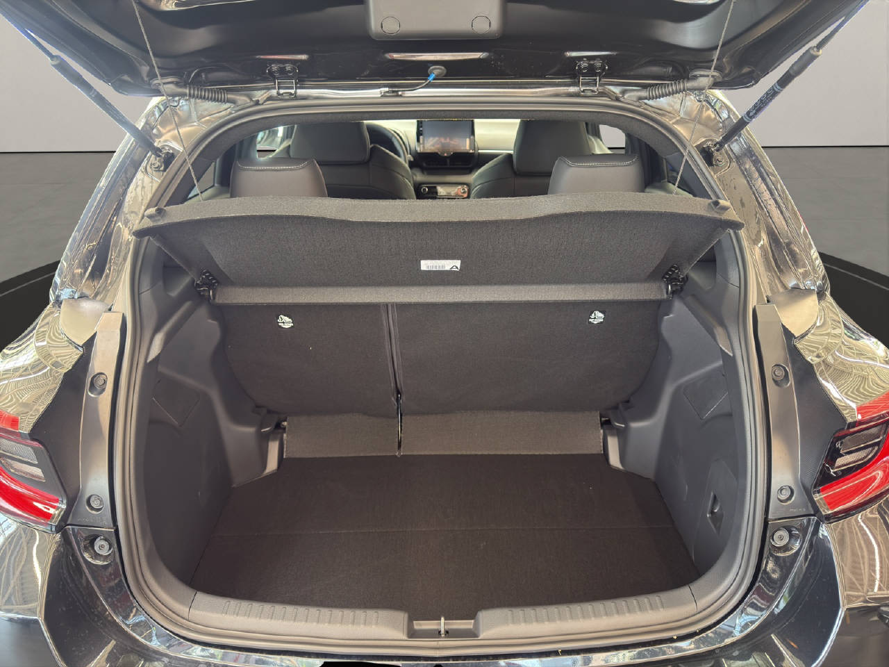 MAZDA 2 1.5 Hybrid 116 PS Homura-image-15