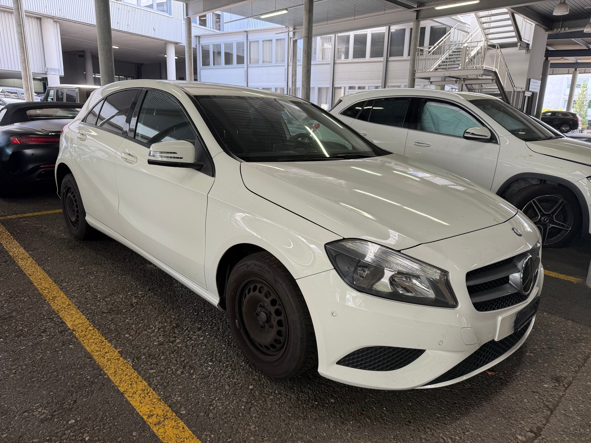 MERCEDES-BENZ A 180 7G-DCT-image-2