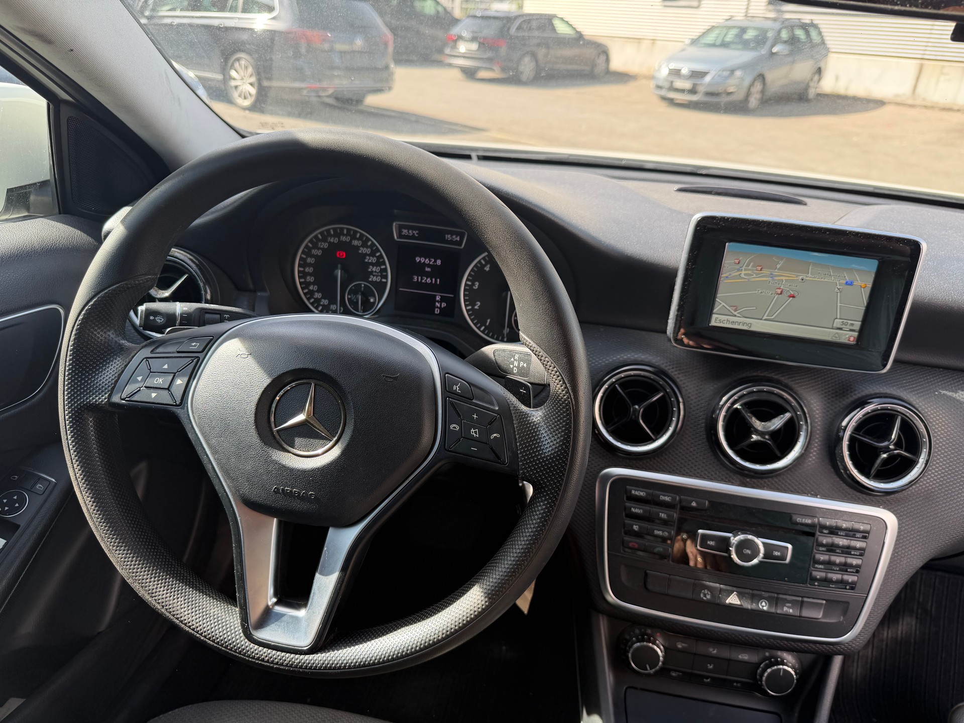 MERCEDES-BENZ A 180 7G-DCT-image-9
