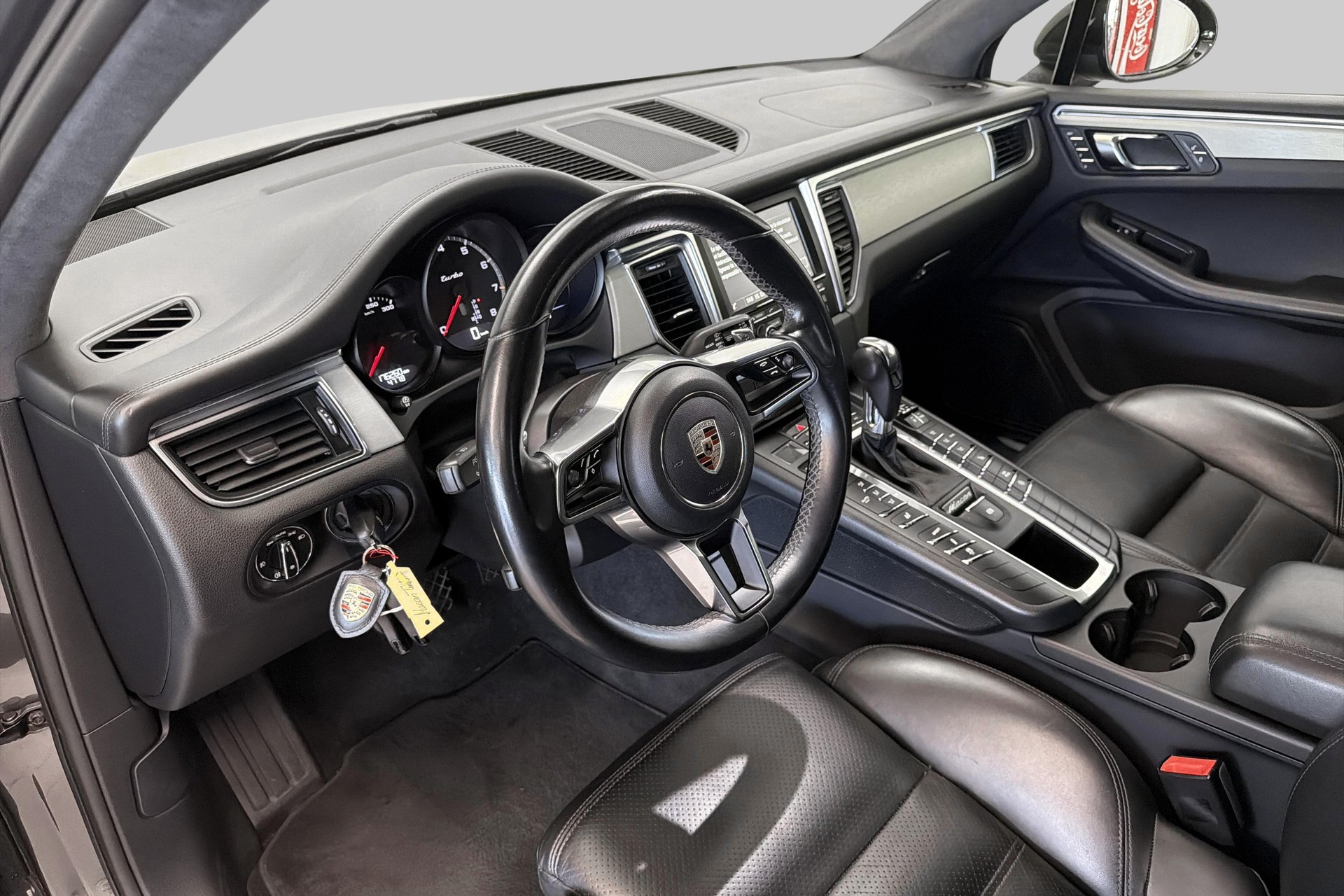 PORSCHE Macan Turbo PDK-image-8