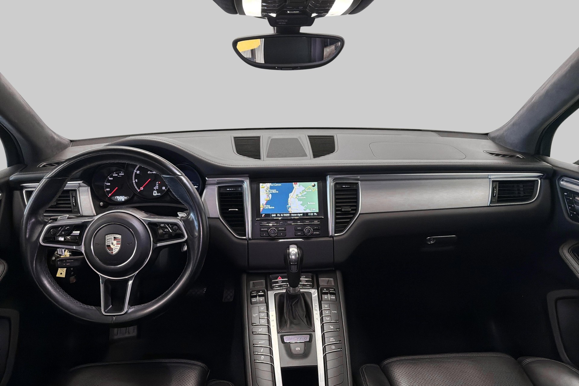PORSCHE Macan Turbo PDK-image-16