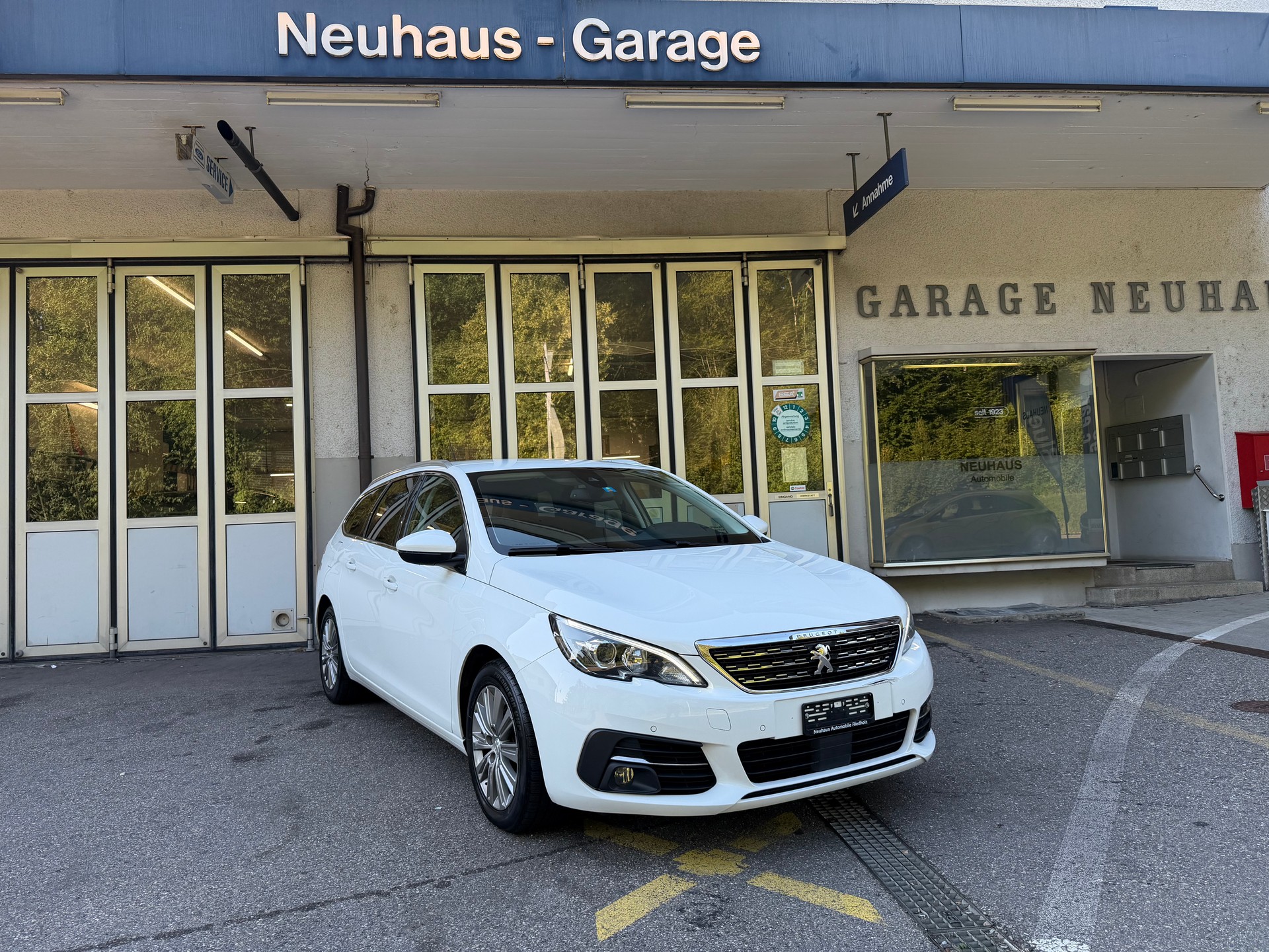 PEUGEOT 308 SW 1.5 BlueHDI Active Pack EAT8