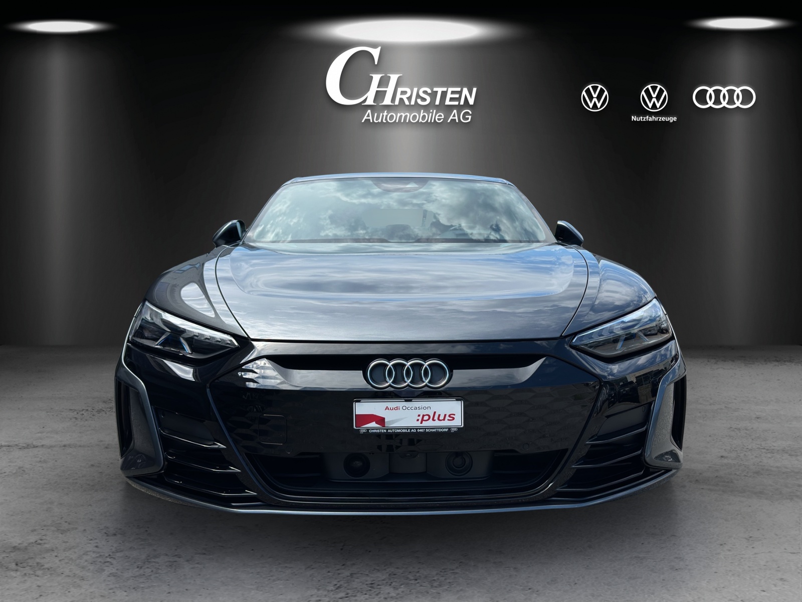 AUDI e-tron GT quattro-showroom-element-2