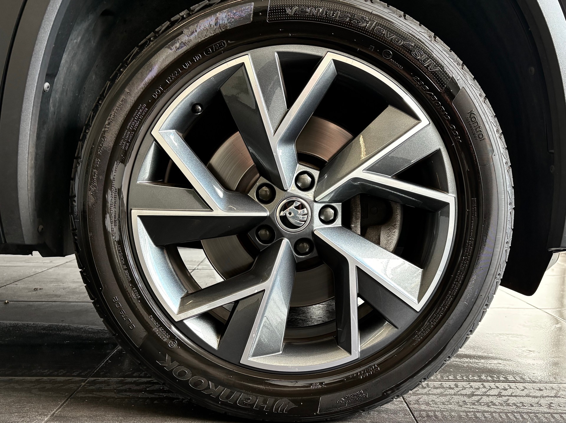 SKODA Kodiaq 2.0 TSI 4x4 SportLine AHK-2200 KG-image-4