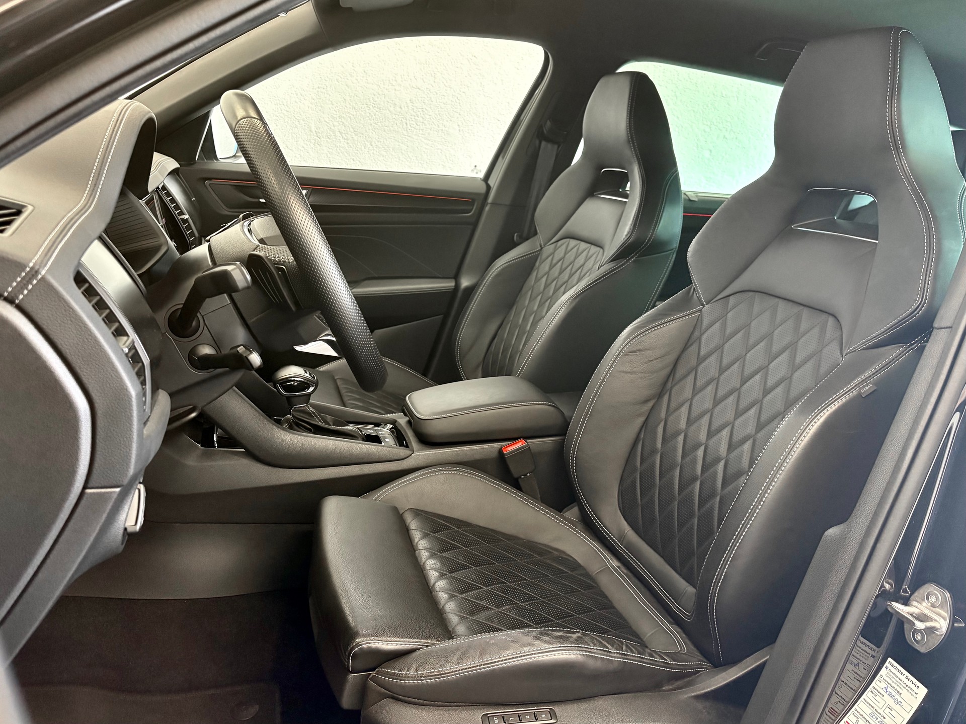 SKODA Kodiaq 2.0 TSI 4x4 SportLine AHK-2200 KG-image-15