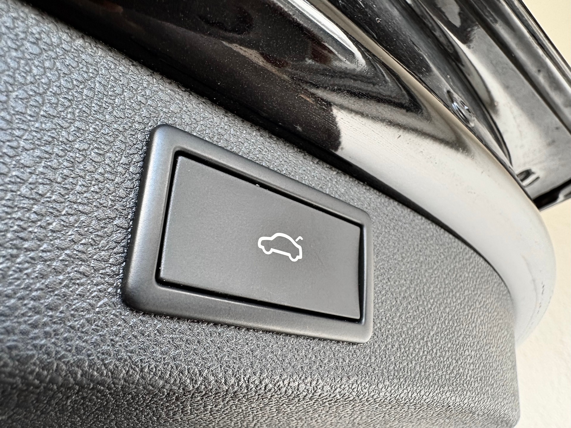 SKODA Kodiaq 2.0 TSI 4x4 SportLine AHK-2200 KG-image-12