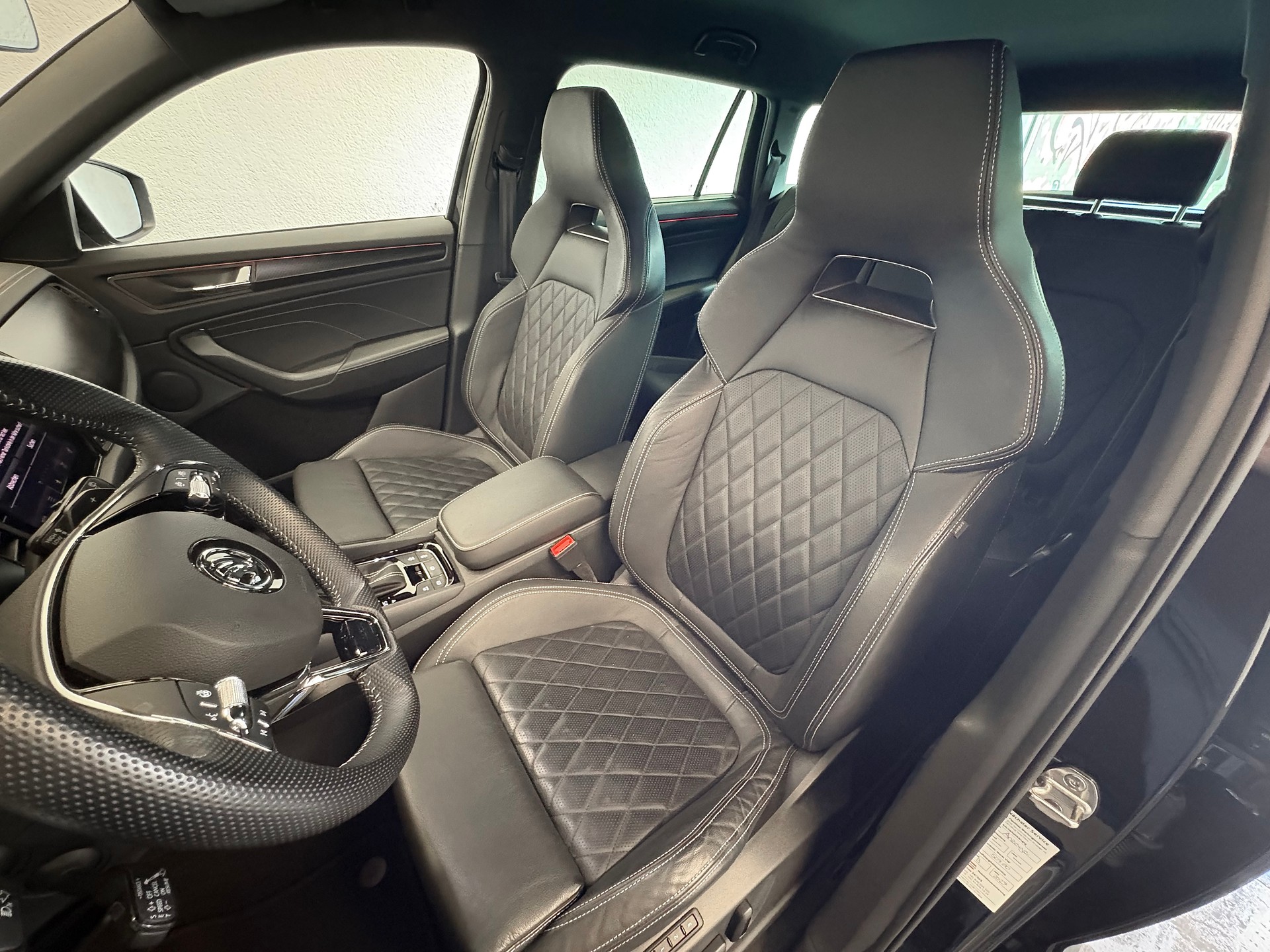 SKODA Kodiaq 2.0 TSI 4x4 SportLine AHK-2200 KG-image-22