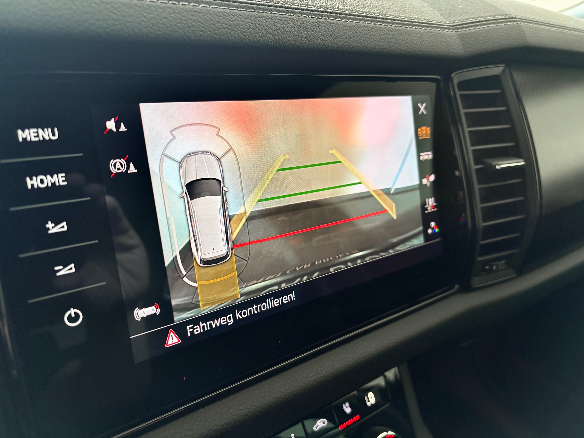 SKODA Kodiaq 2.0 TSI 4x4 SportLine AHK-2200 KG-image-26