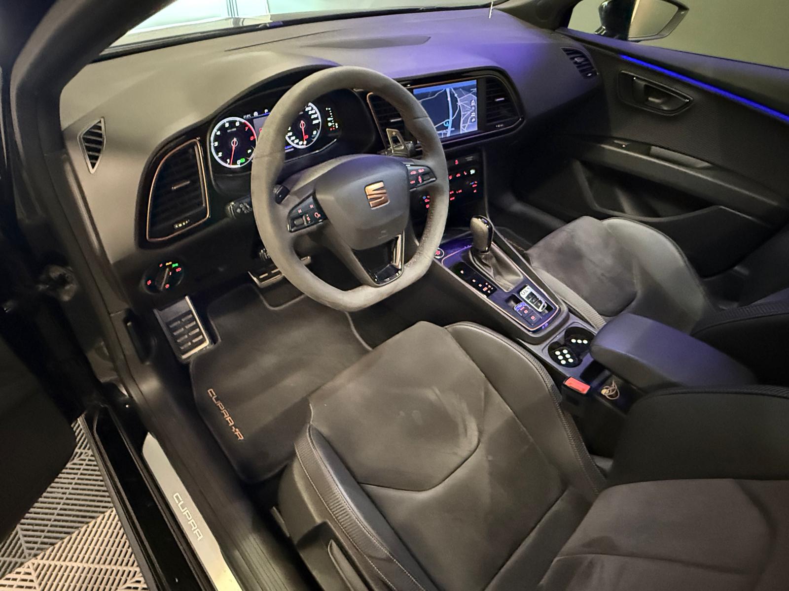 SEAT Leon ST 2.0 TSI Cupra R 300 4 Drive DSG-showroom-element-1